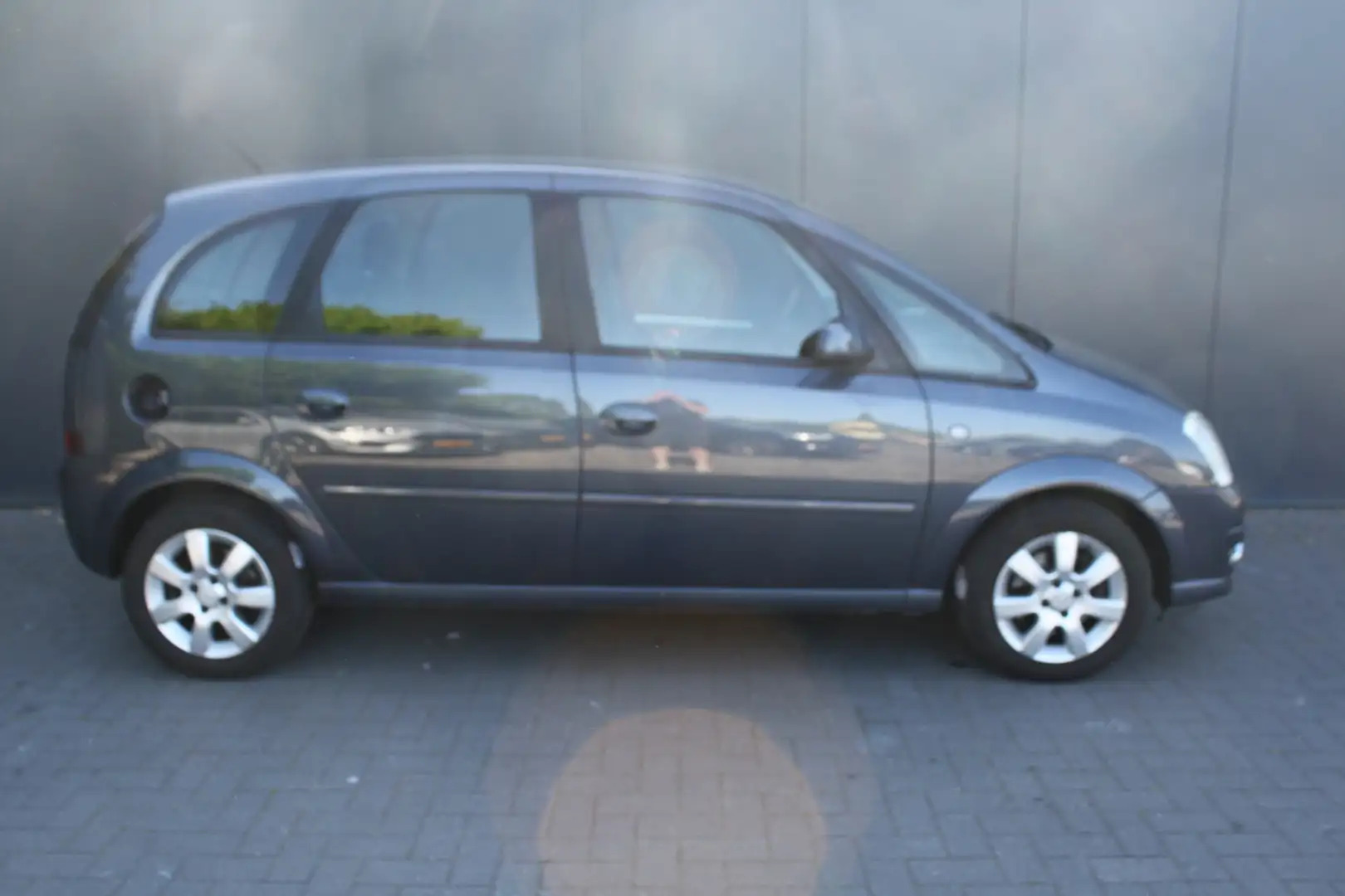 Opel Meriva 1.6-16V Cosmo AIRCO Gris - 2