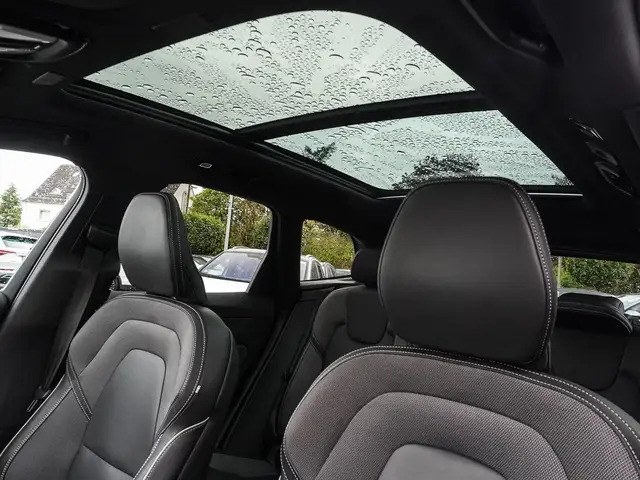Volvo XC60 view 8