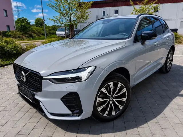 Volvo XC60 B4 Hybrid Plus Dark LED LEDER ALU KAM