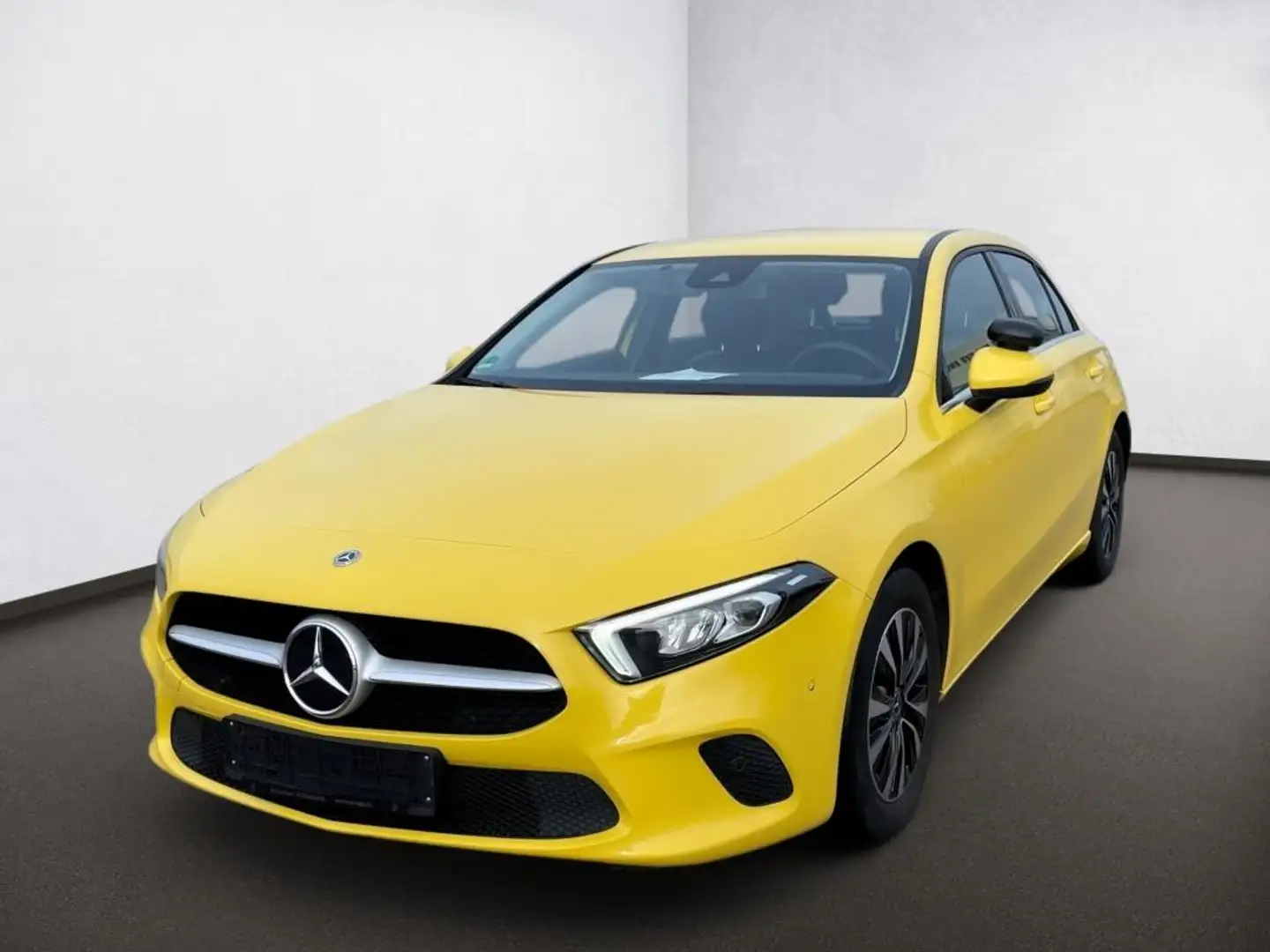 Mercedes-Benz A 200 d  MBUX*CarPlay*AHK*AUT*LED*Navi*RKam*PTS Gelb - 2