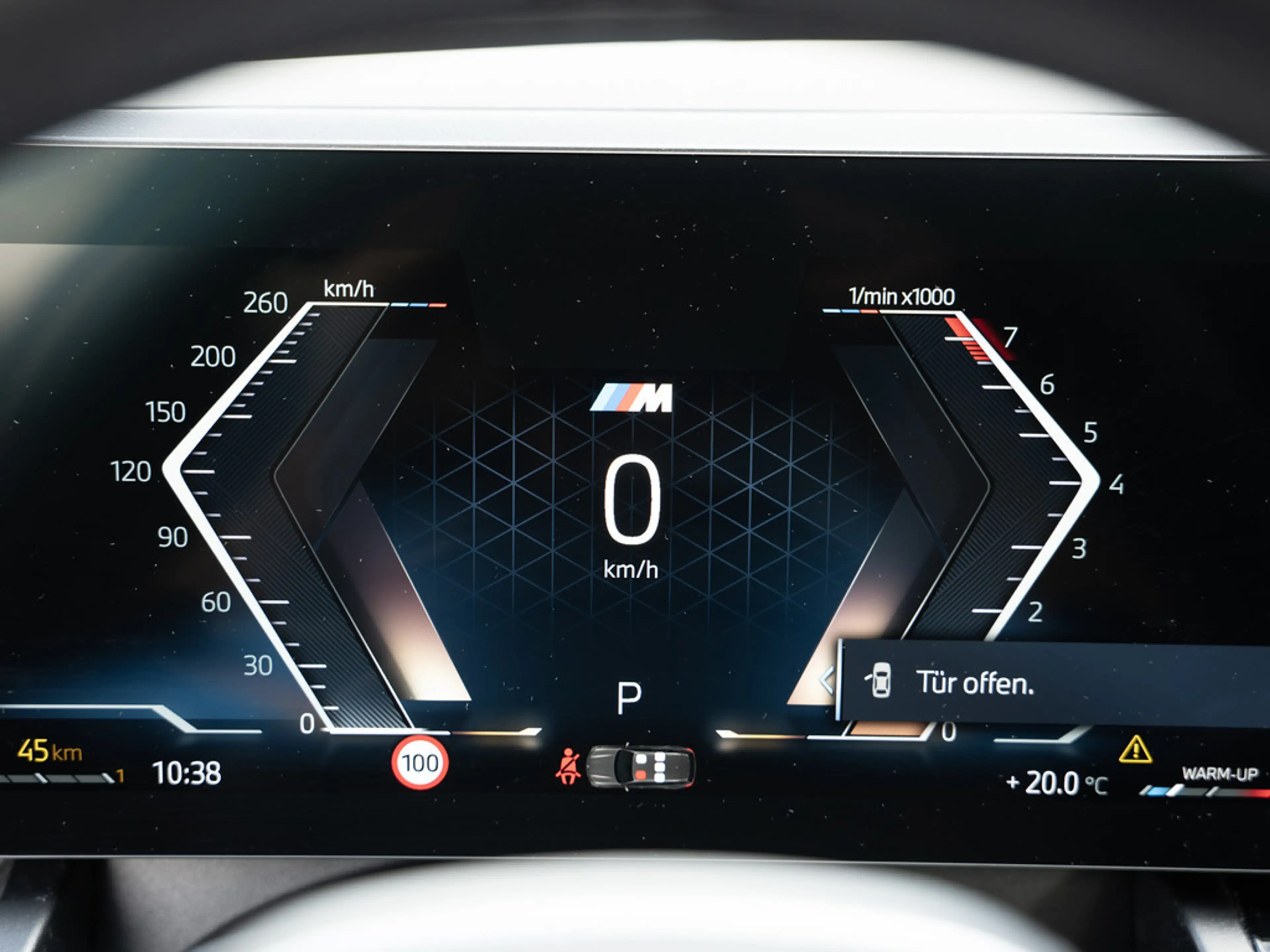 BMW 520 i Touring M-Sport Pro PANO AHK HUD 360° — photo 15