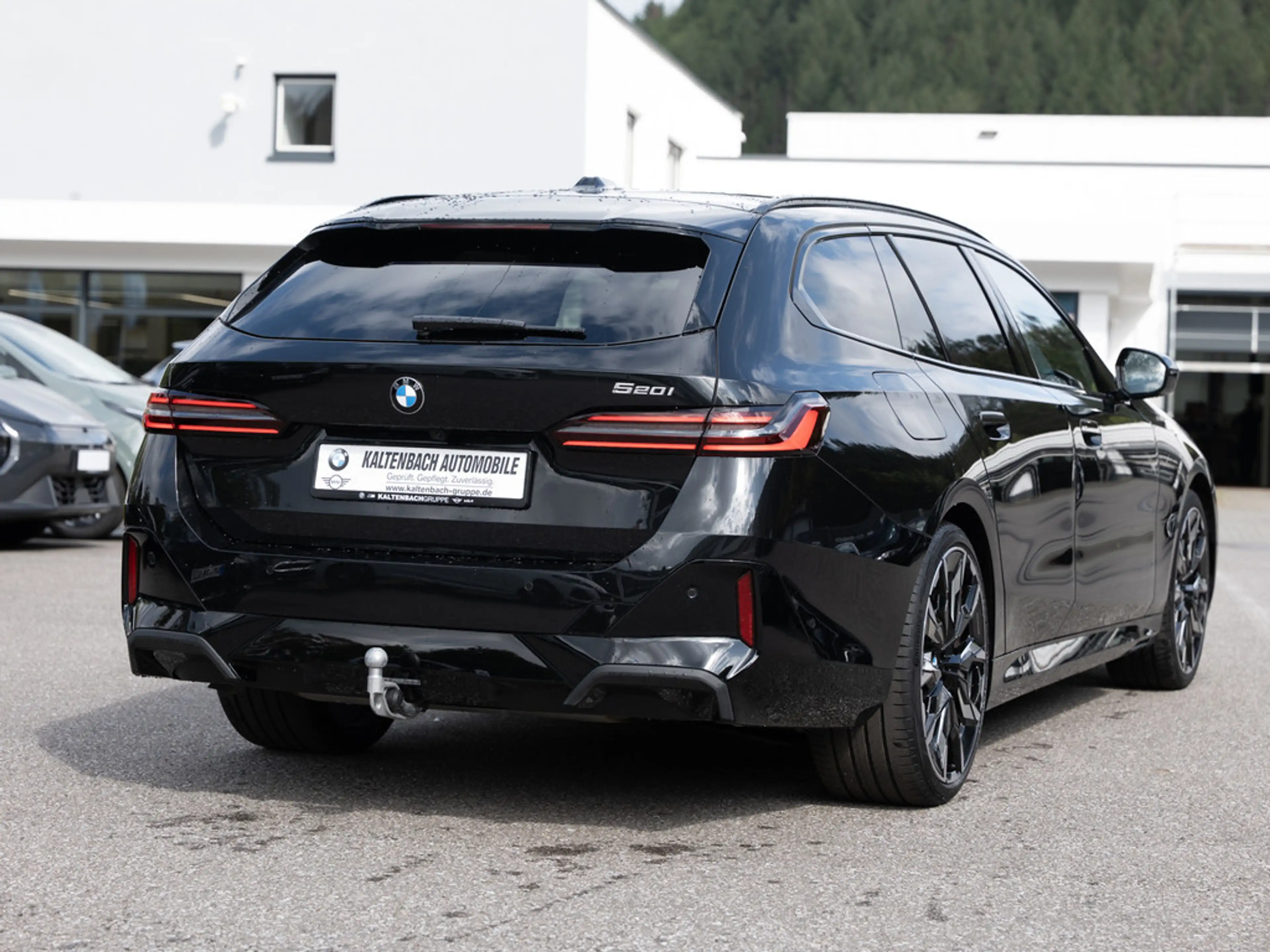 BMW 520 i Touring M-Sport Pro PANO AHK HUD 360° — photo 5