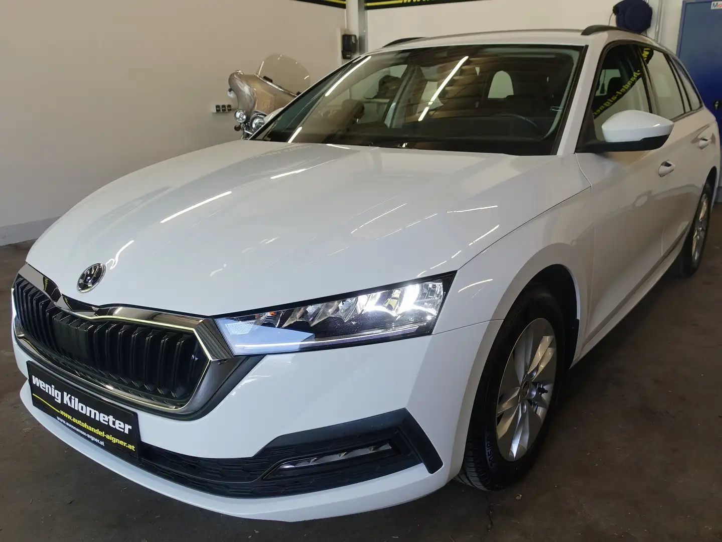 Skoda Octavia Combi 2,0 TDI Ambition Weiß - 1