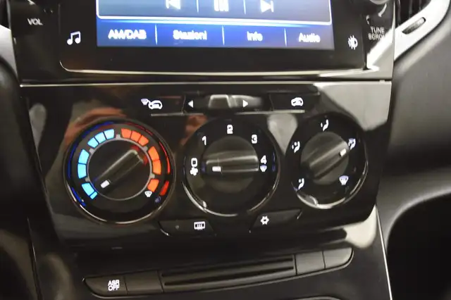 Lancia Ypsilon view 11