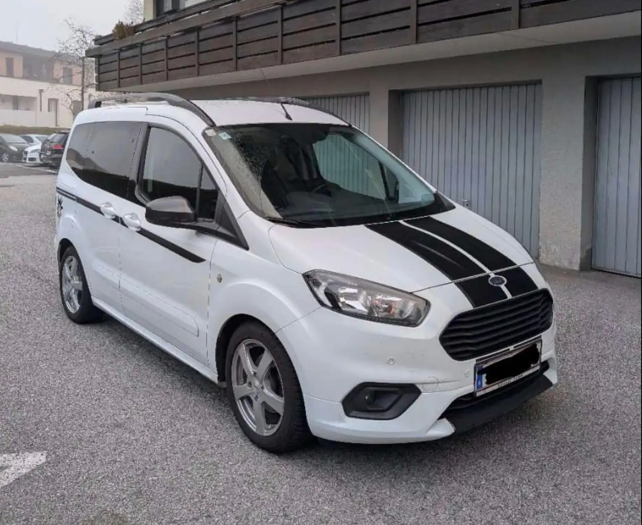 Ford Tourneo Ford Tourneo Courier Sport Weiß - 1