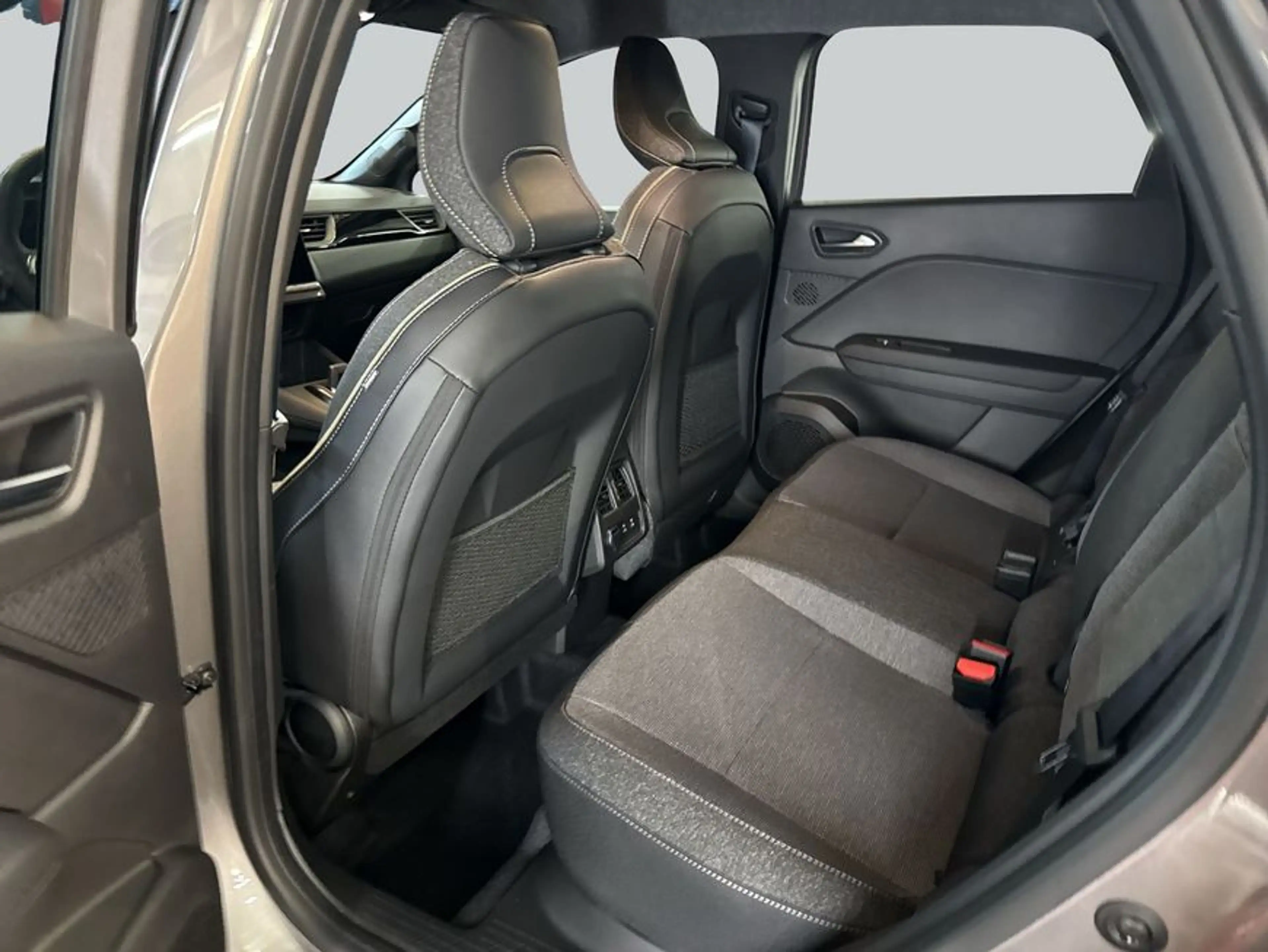 Mitsubishi Grandis 1.8 Hybrid INTRO EDITION 80 kW, 5-türig — photo 10