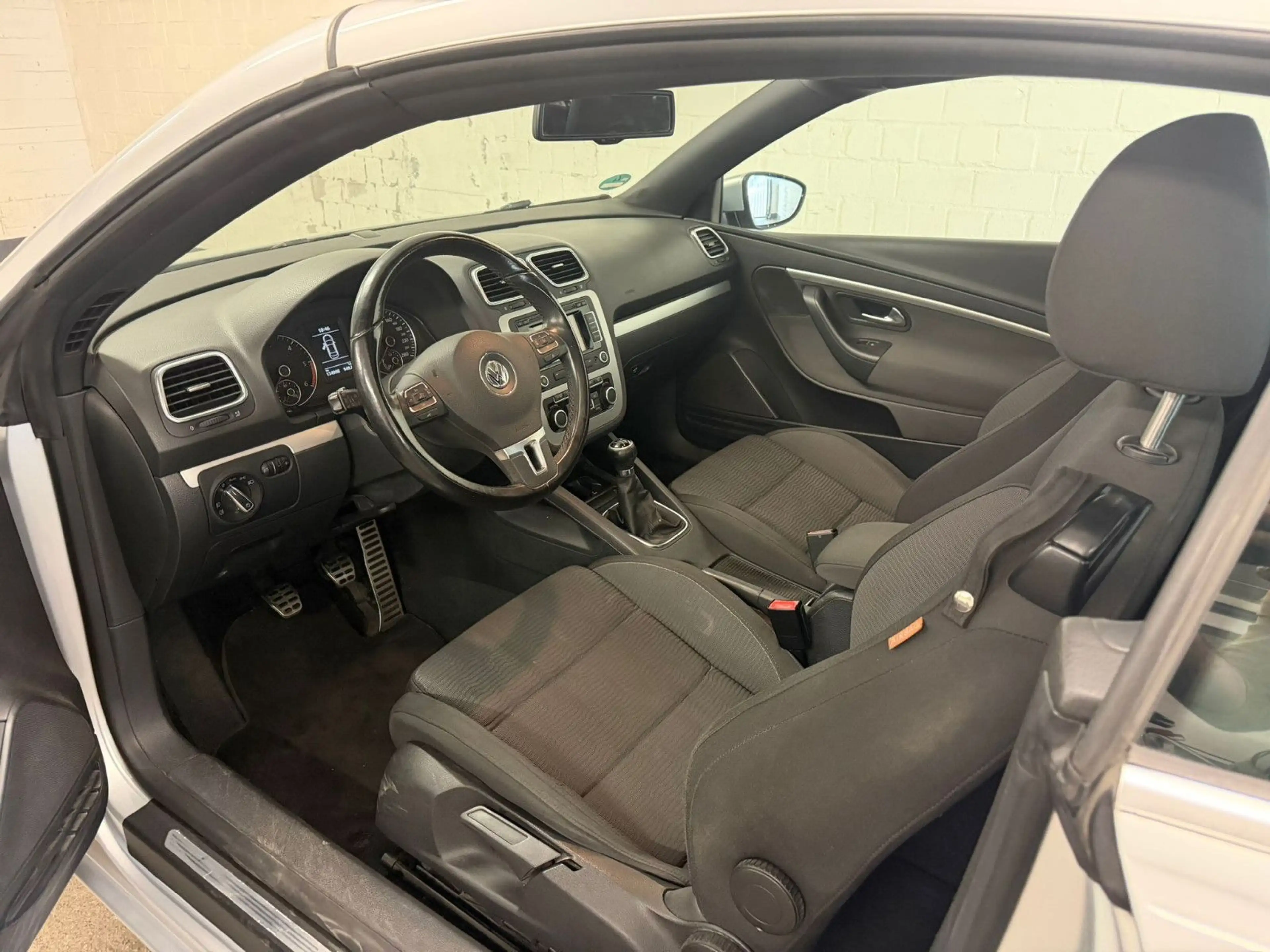Volkswagen Eos BMT Kabrio, 2 Liter, Navi — photo 7
