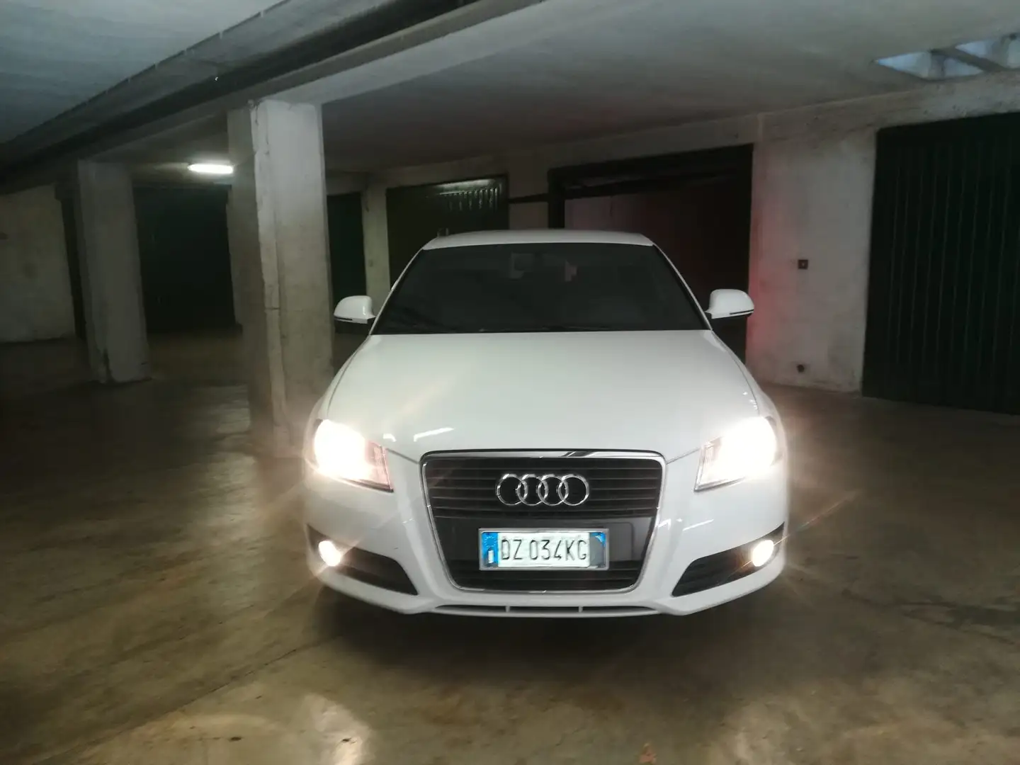 Audi A3 8p, S-line Blanc - 1