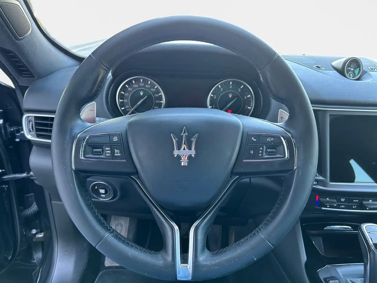 Maserati Levante 2022 — фото 15