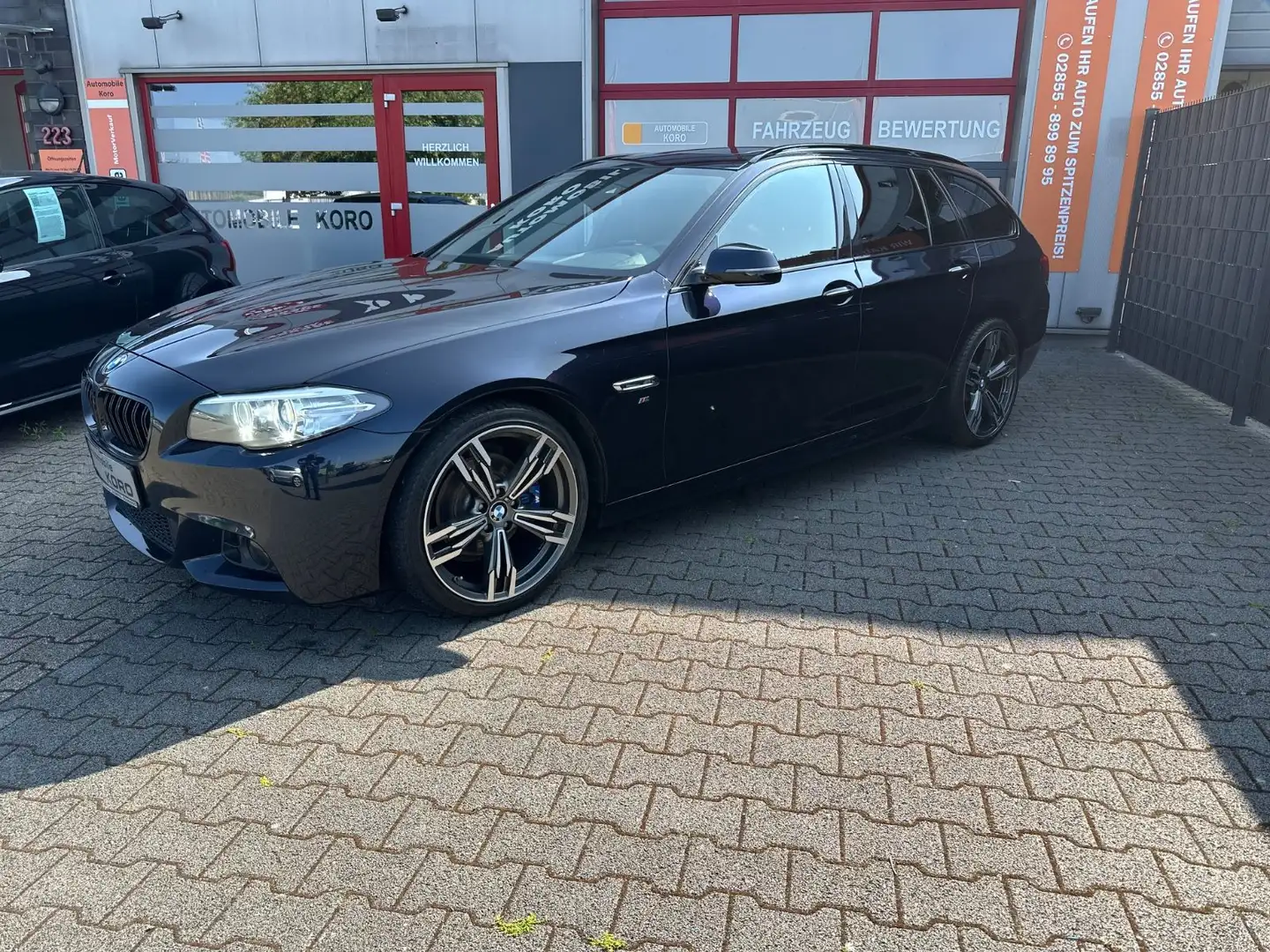 BMW 520 Navi/Kamera/Panoramadach/20Zoll/M-SportxDrive Noir - 2