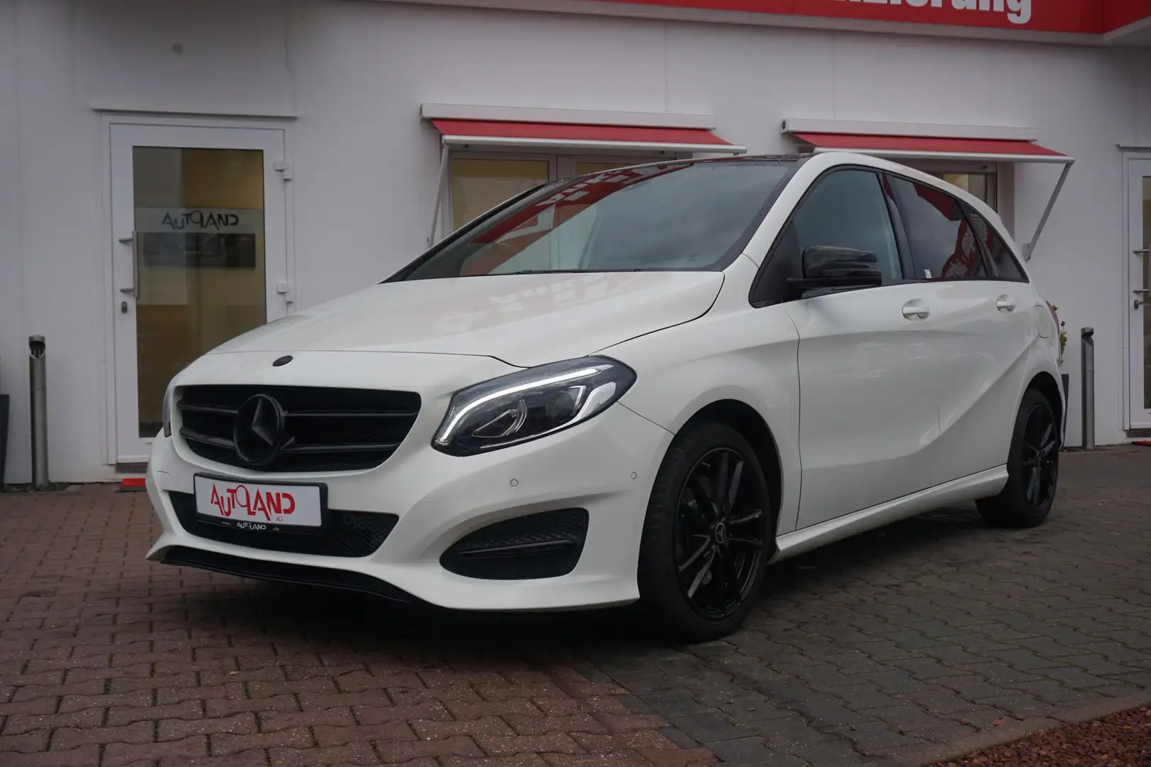 Mercedes-Benz B 250 B250 Urban Aut. LED Navi Panorama Tempomat PDC Blanc - 2
