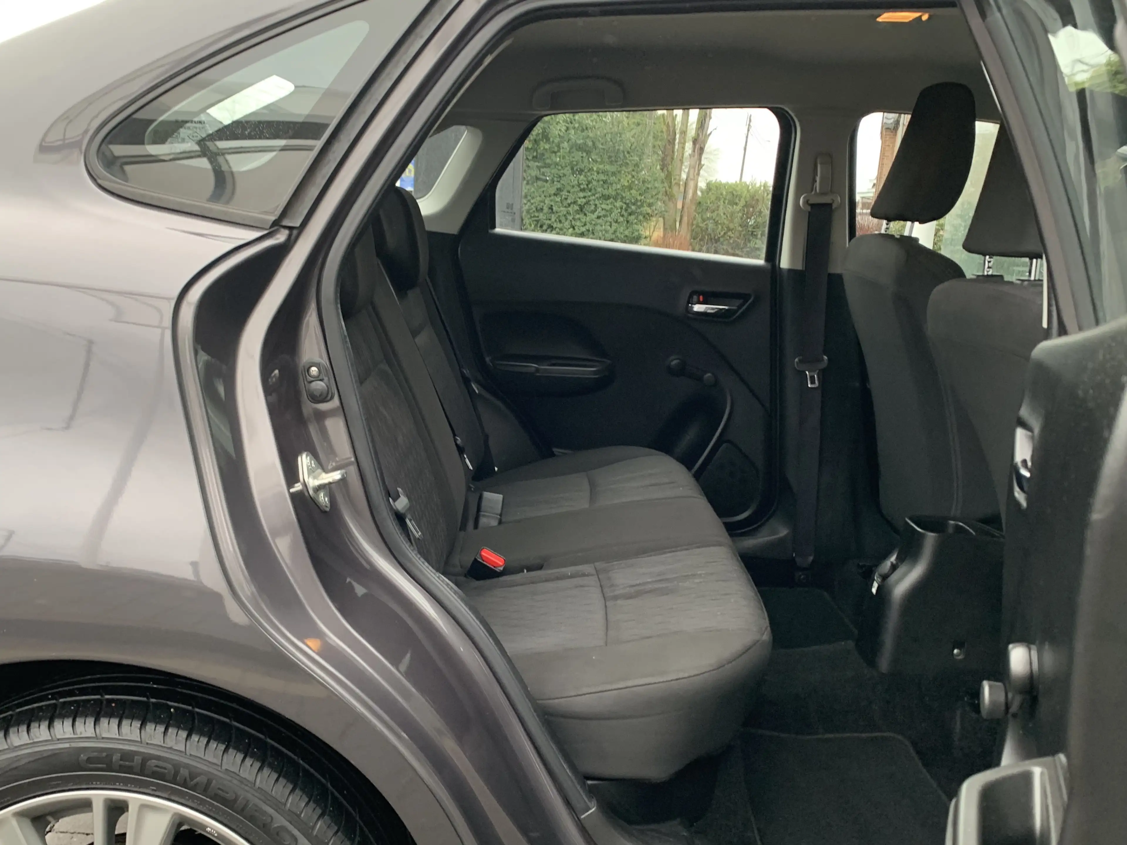 Suzuki Baleno 1.2i / Boite Auto / Airco / Bluetooth / Garantie — photo 12