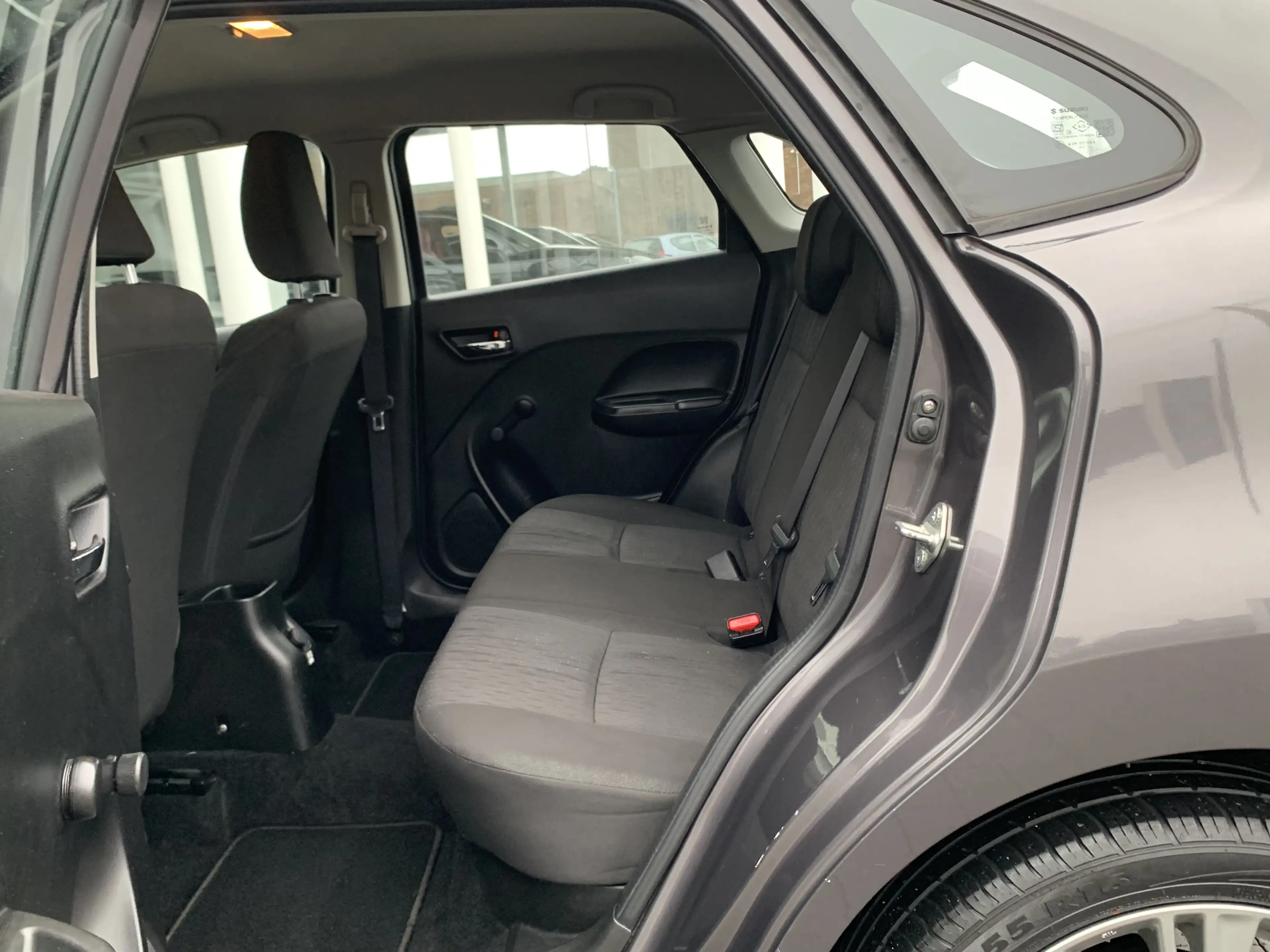 Suzuki Baleno 1.2i / Boite Auto / Airco / Bluetooth / Garantie — photo 11