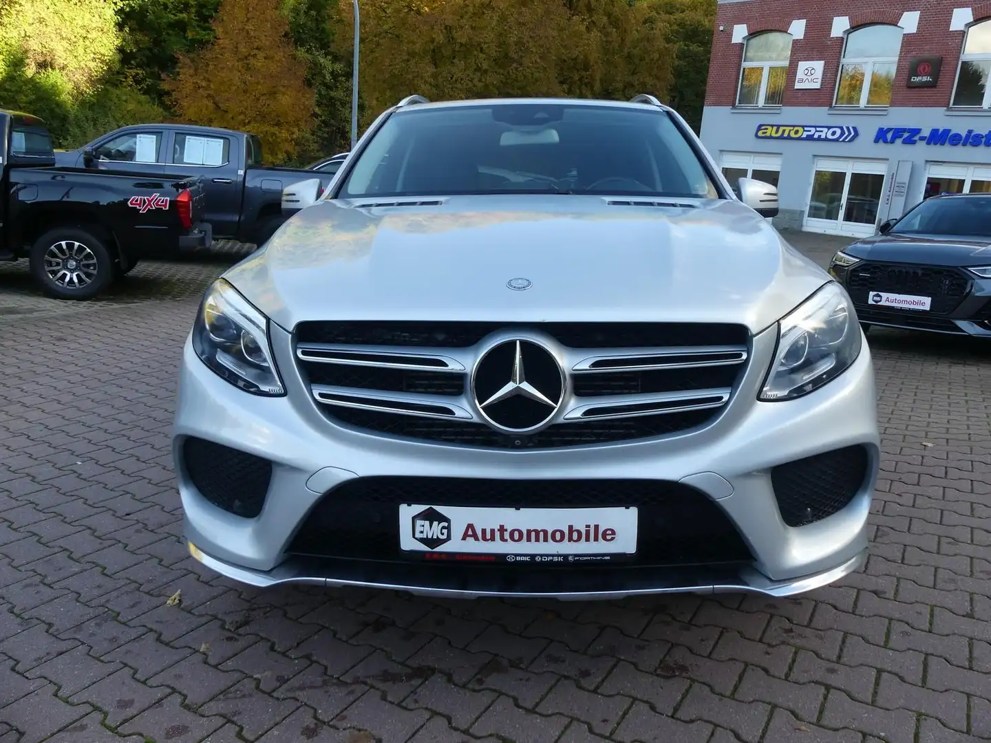 Mercedes-Benz GLE 250 d*4Matic*AMG*Leder*Navi*LED*360° Ezüst - 2