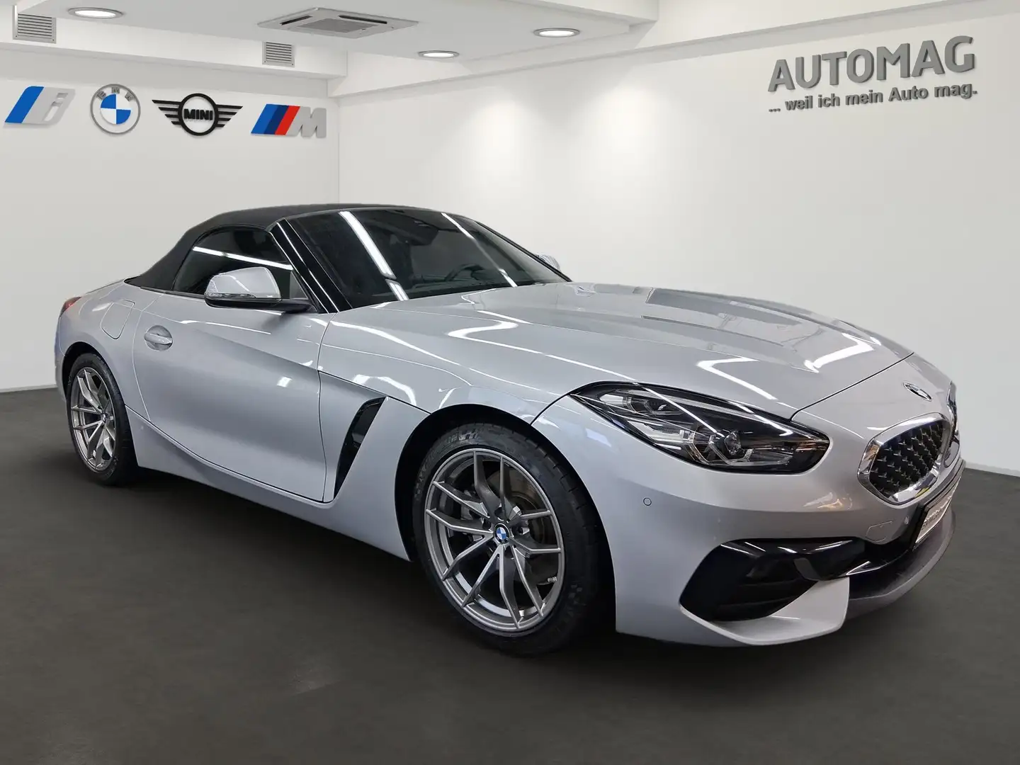 BMW Z4 sDrive20i Sport-Aut., Park Assist, DAB, HiFi, Silber - 2