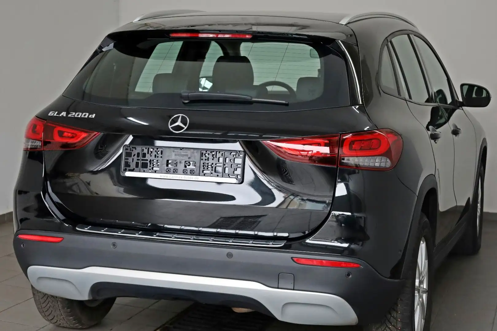 Mercedes-Benz GLA 200 d,T.Leder,Navi,LED,SH,Kamera,AHK Schwarz - 2