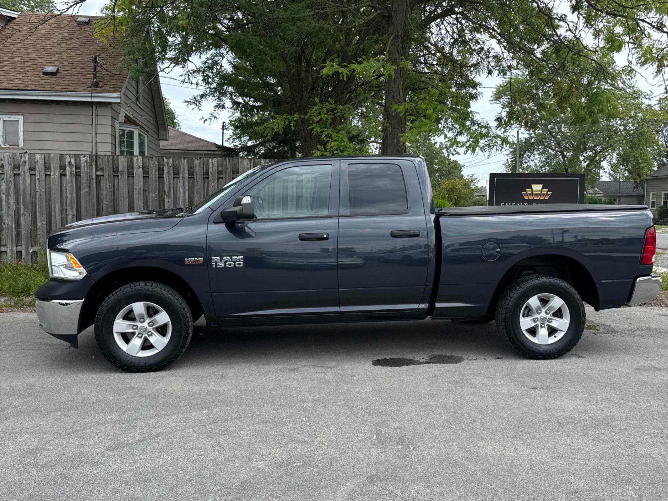 2018 RAM 1500 ST 4x4 Quad Cab 6'4 Box *Ltd Avail* — снимка 2