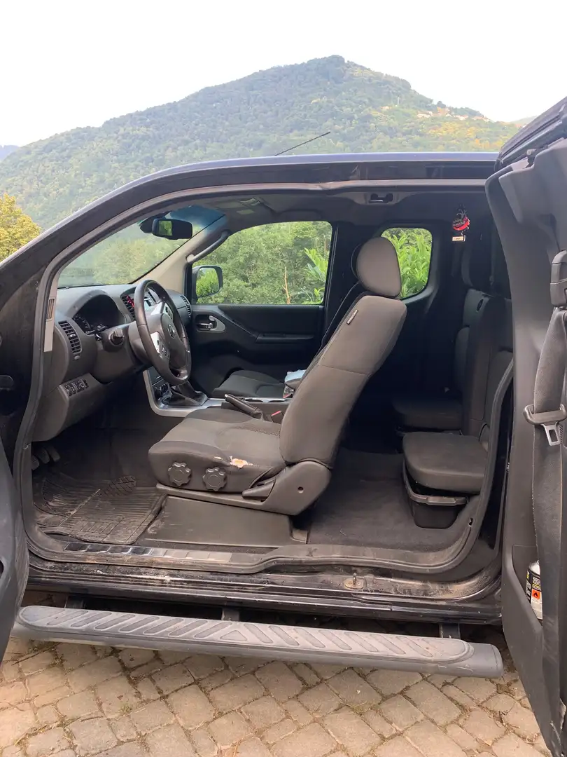 Nissan Navara Navara 2.5 dci k.cab LE - 2