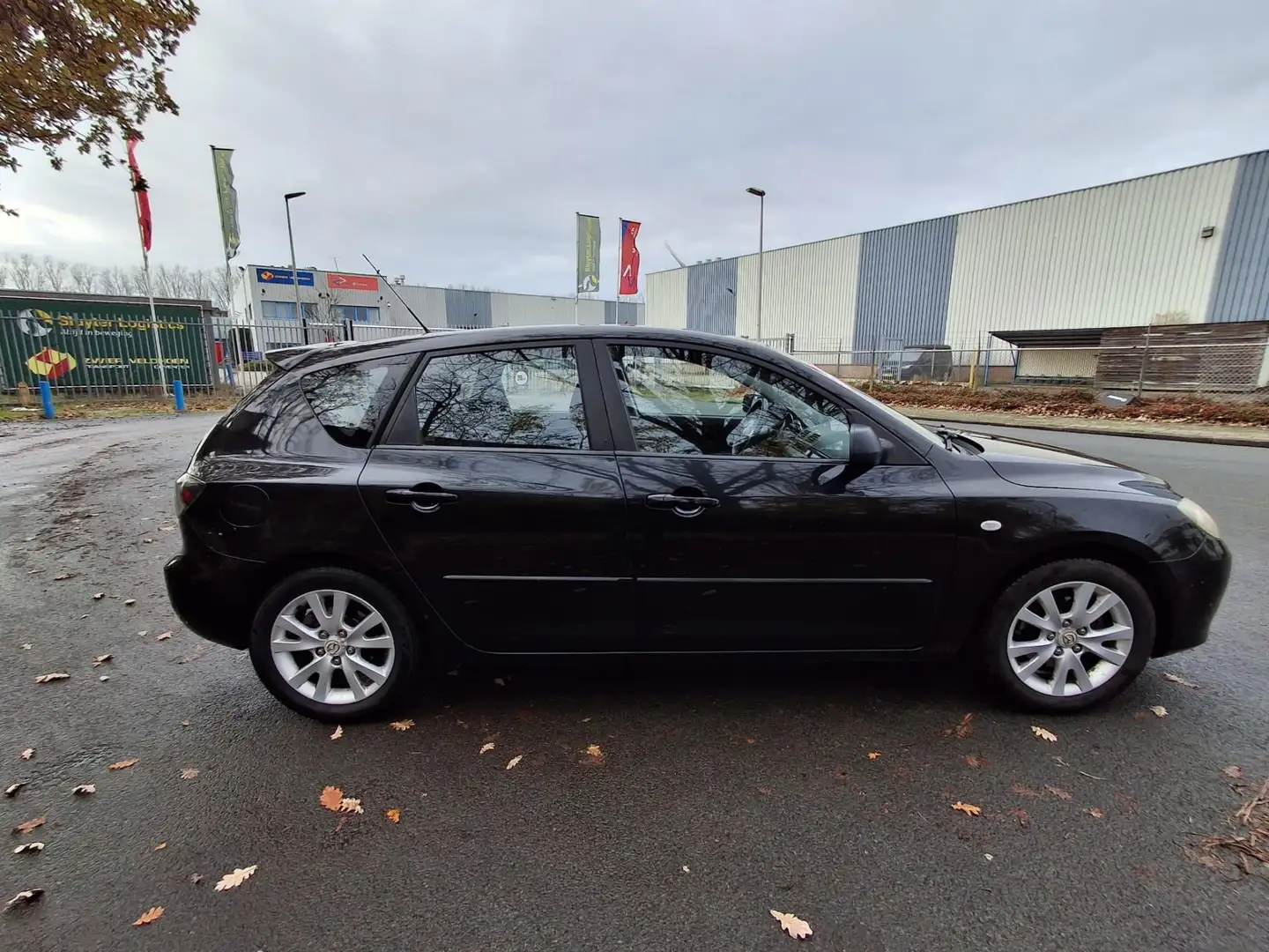 Mazda 3 1.6 S-VT Touring GEWOON LEUKE AUTO RIJDT PERFECT Zwart - 2