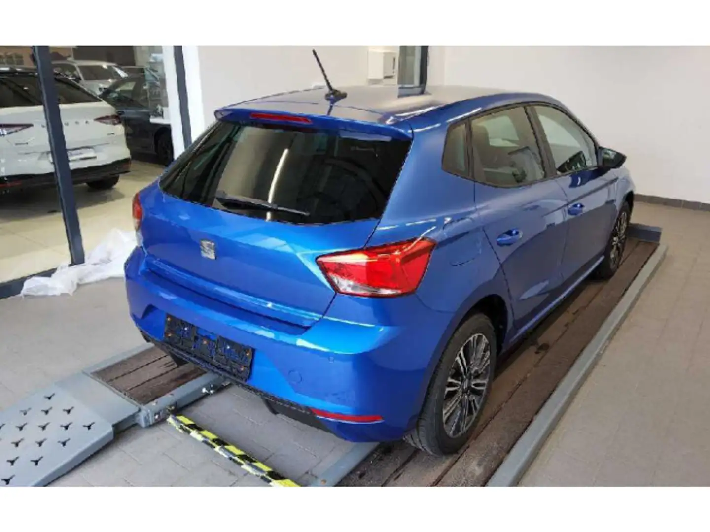SEAT Ibiza Style Edition 1.0 TSI DSG CARPLAY SHZ EPH Blau - 2
