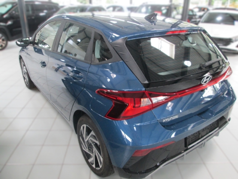 Hyundai i20 Trend Kamera Navi Shz Tempomat Android Apple CarPl — photo 5