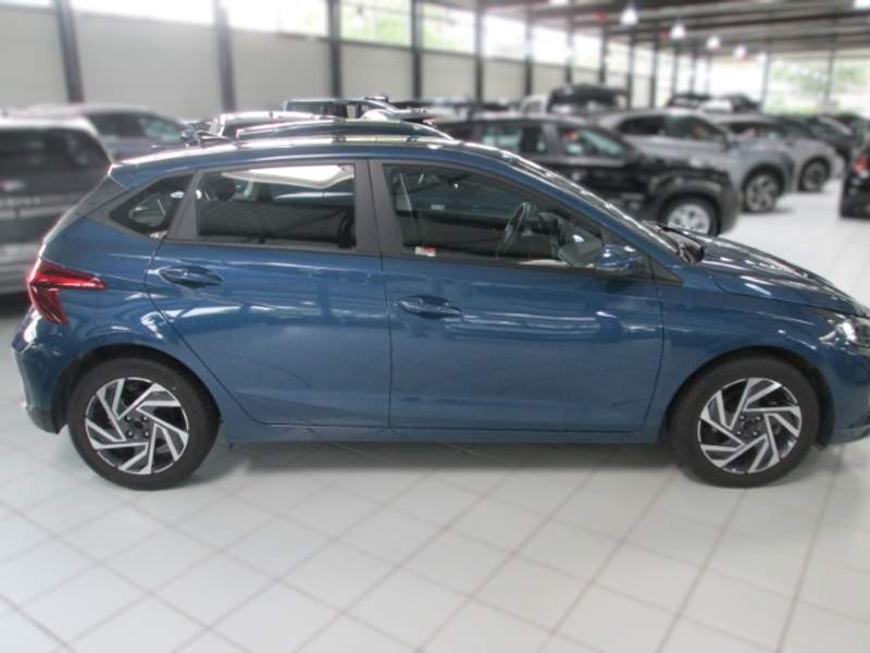 Hyundai i20 Trend Kamera Navi Shz Tempomat Android Apple CarPl — photo 3