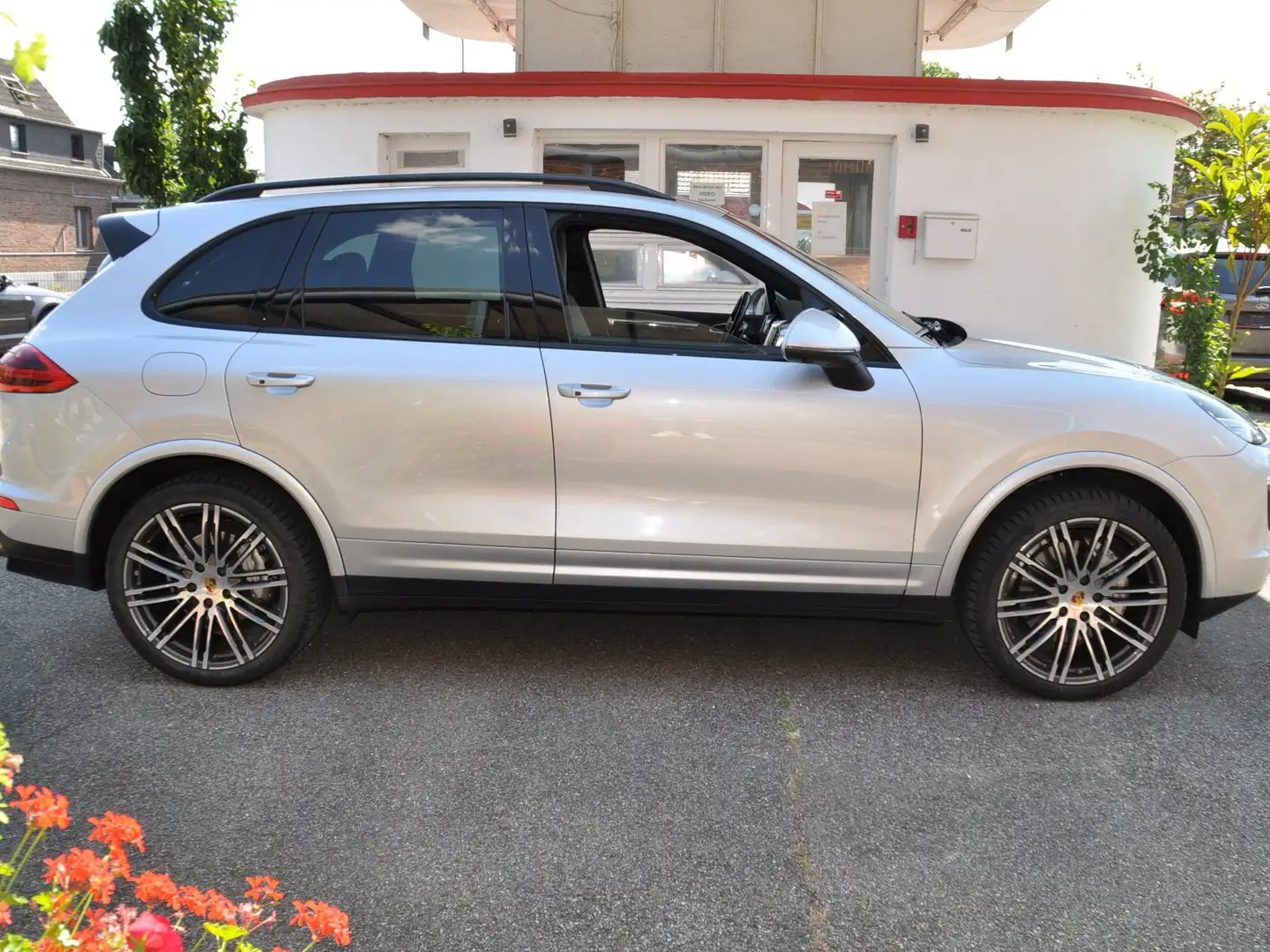 Porsche Cayenne S Diesel Platinum Edition Vollausstattung Zilver - 2