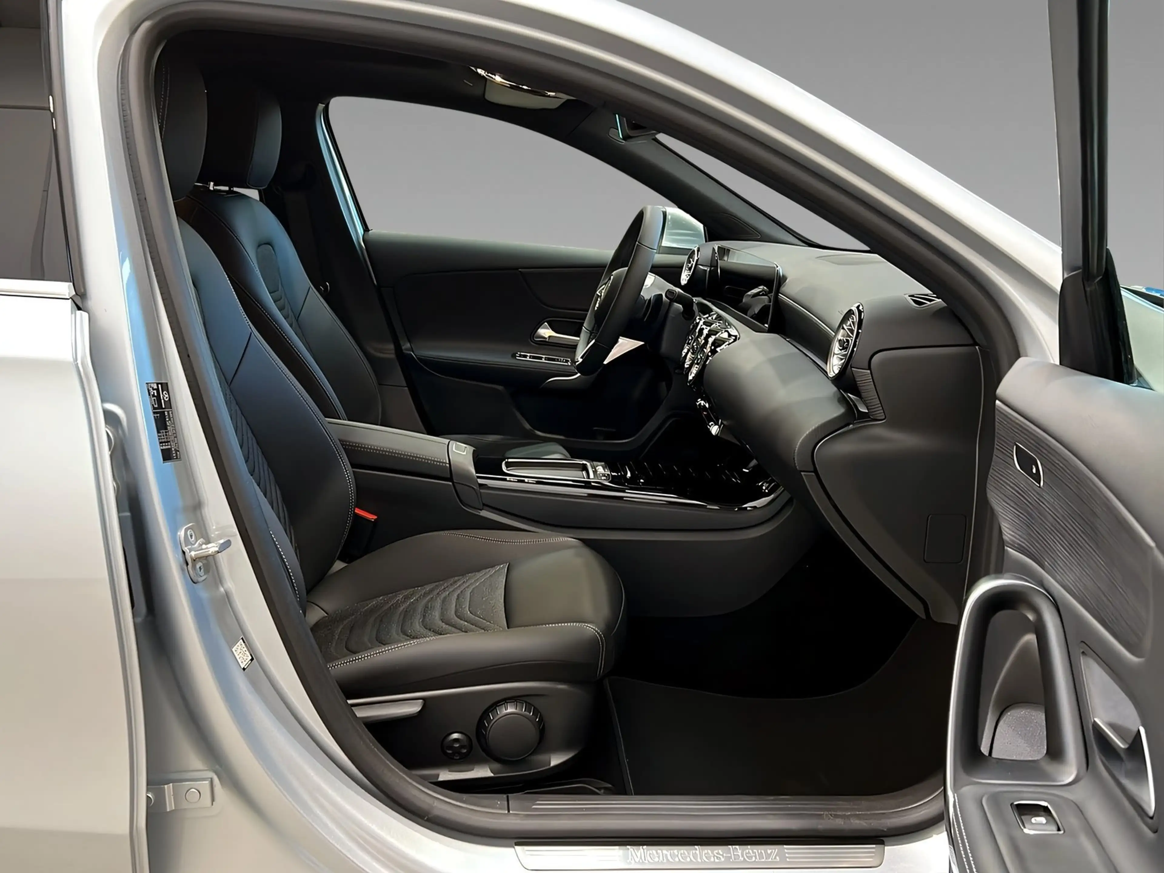 Mercedes-Benz A 200 PROGRESSIVE+MULTI+Kamera+Pano+CarPlay+LrHz — photo 14