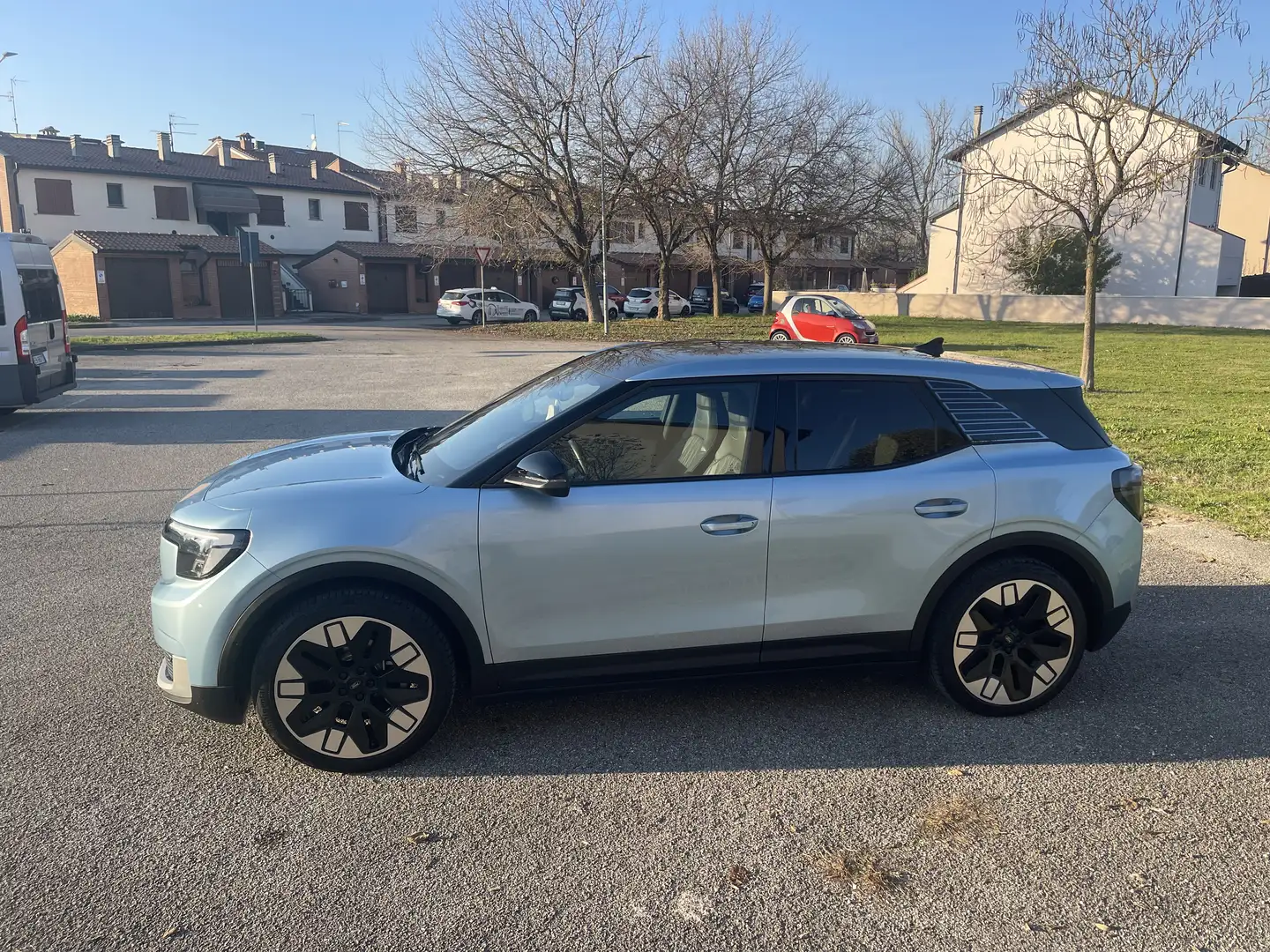 Ford Explorer Explorer EV 77kWh Extended Range Premium rwd Blu/Azzurro - 1