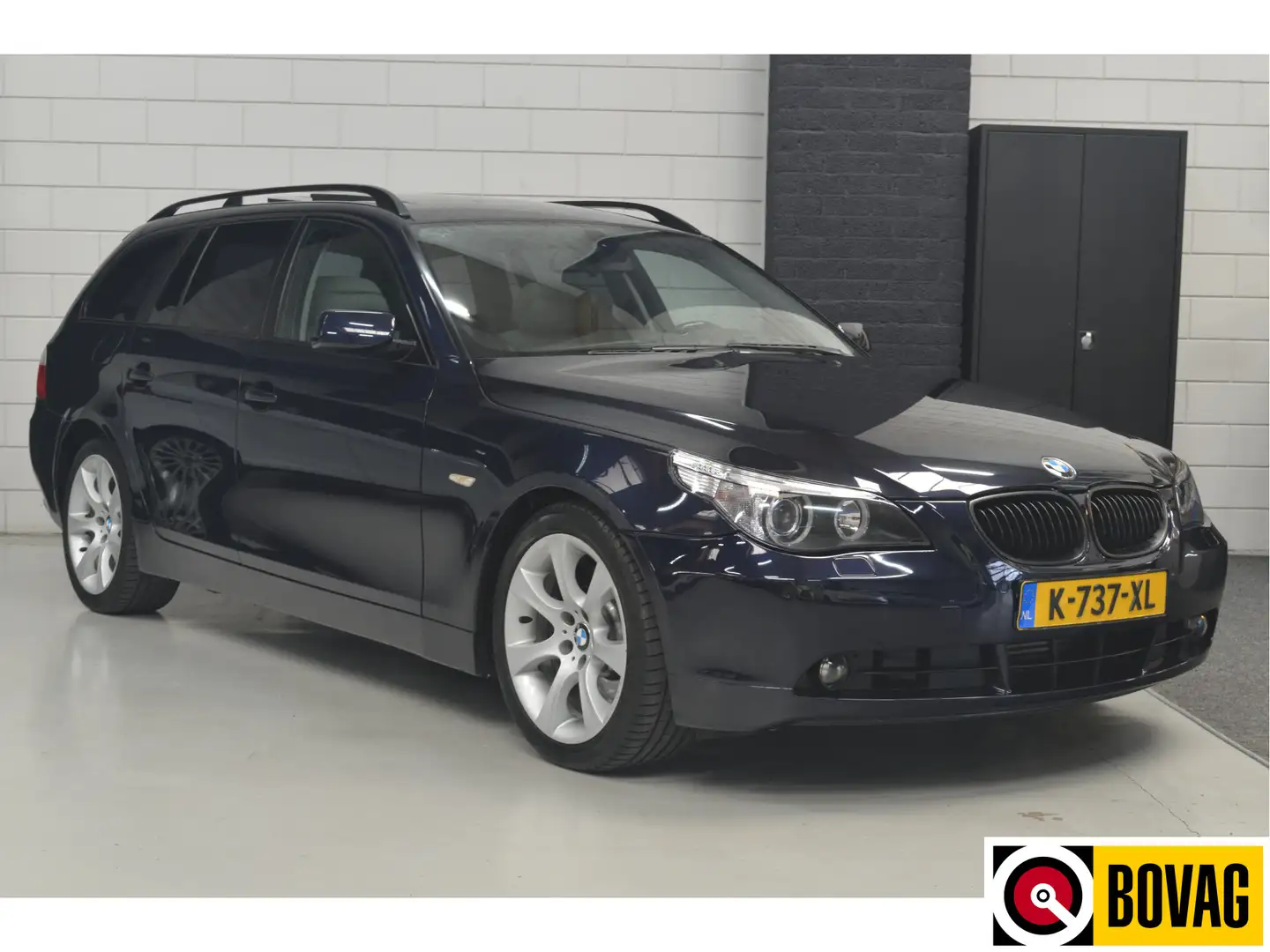 BMW 545 5-serie Touring 545i High Executive // HEAD-UP // Modrá - 1