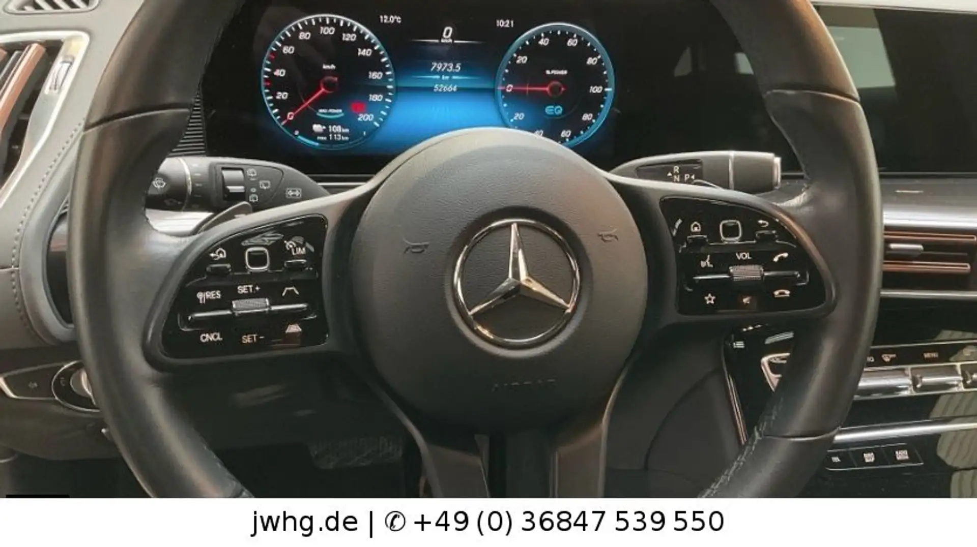 Mercedes-Benz EQC 400 400 4M Distronic|Kamera|Schiebedach|Keyless Schwarz - 2