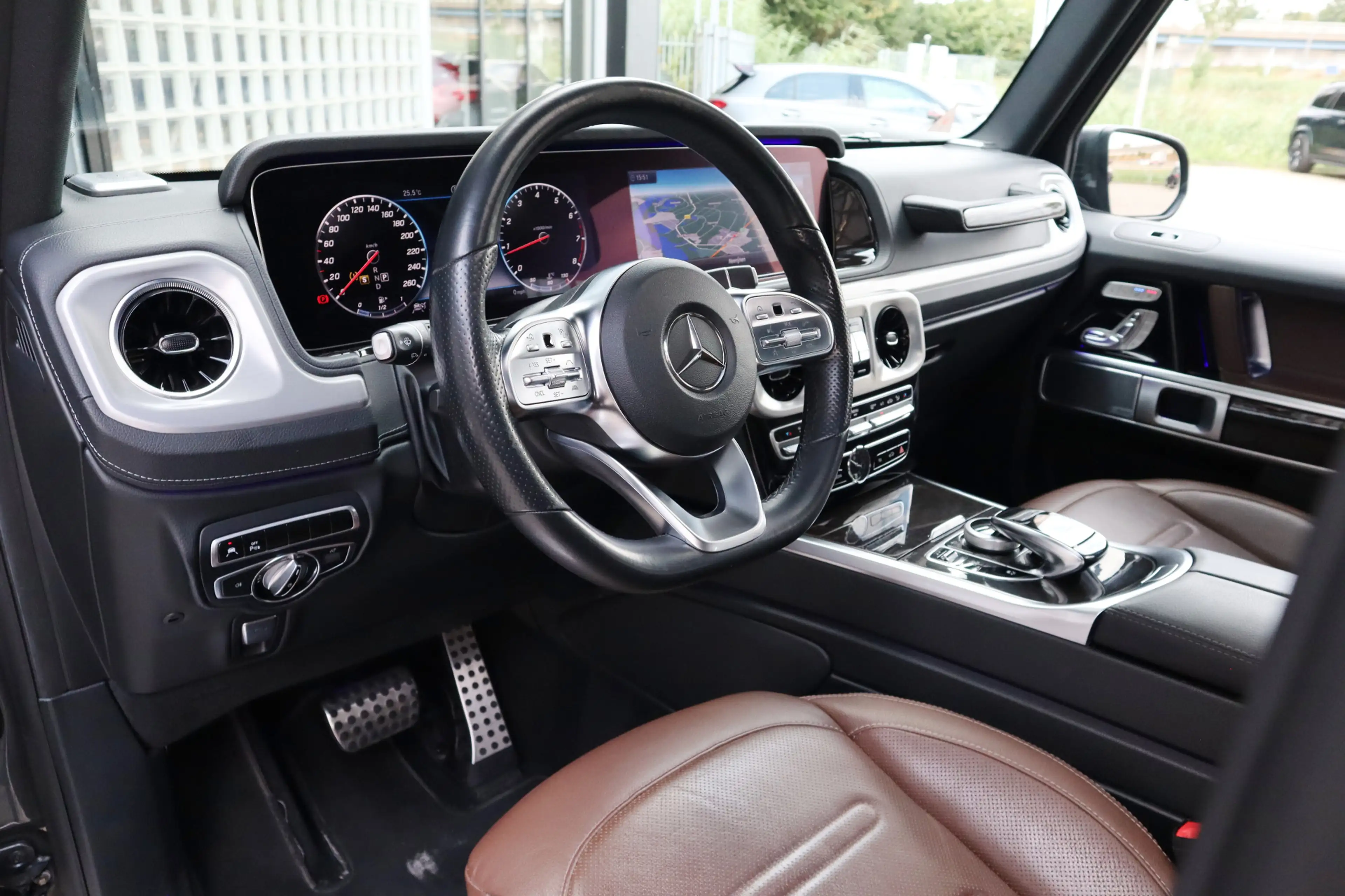 Mercedes-Benz G 500 | AMG-Line, Massage, Rij-assistentie pakket, Burme — photo 18