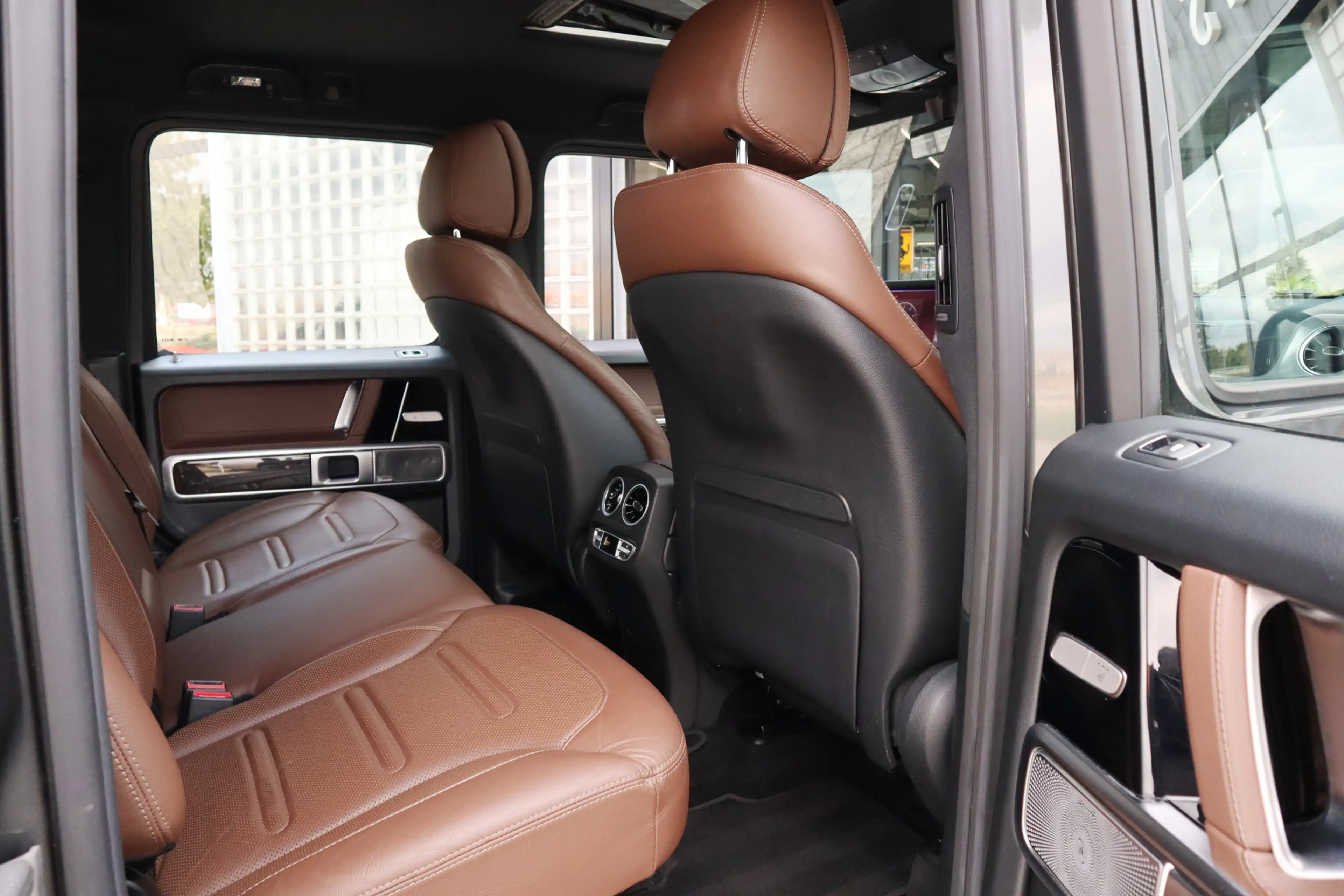Mercedes-Benz G 500 | AMG-Line, Massage, Rij-assistentie pakket, Burme — photo 14