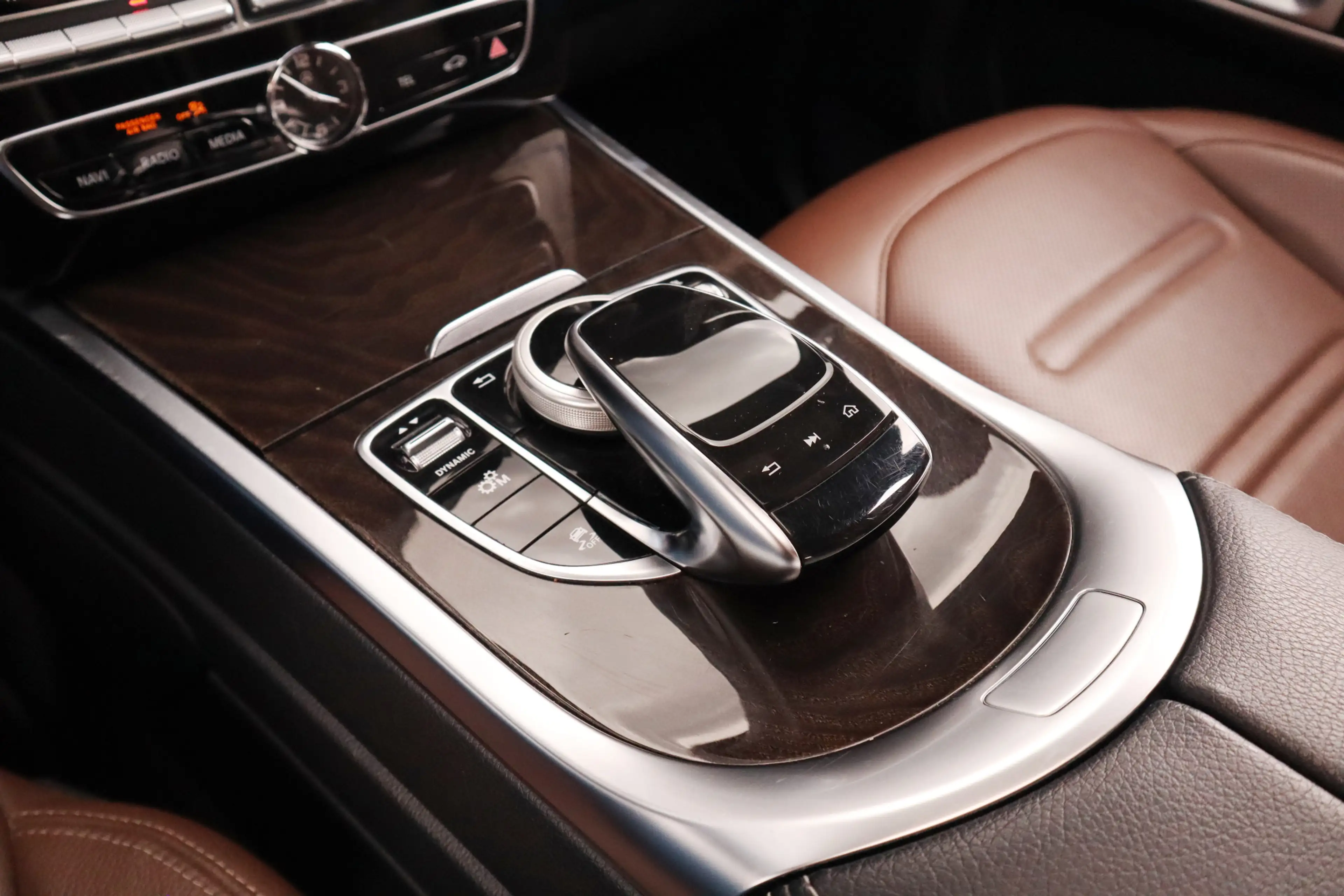 Mercedes-Benz G 500 | AMG-Line, Massage, Rij-assistentie pakket, Burme — photo 29