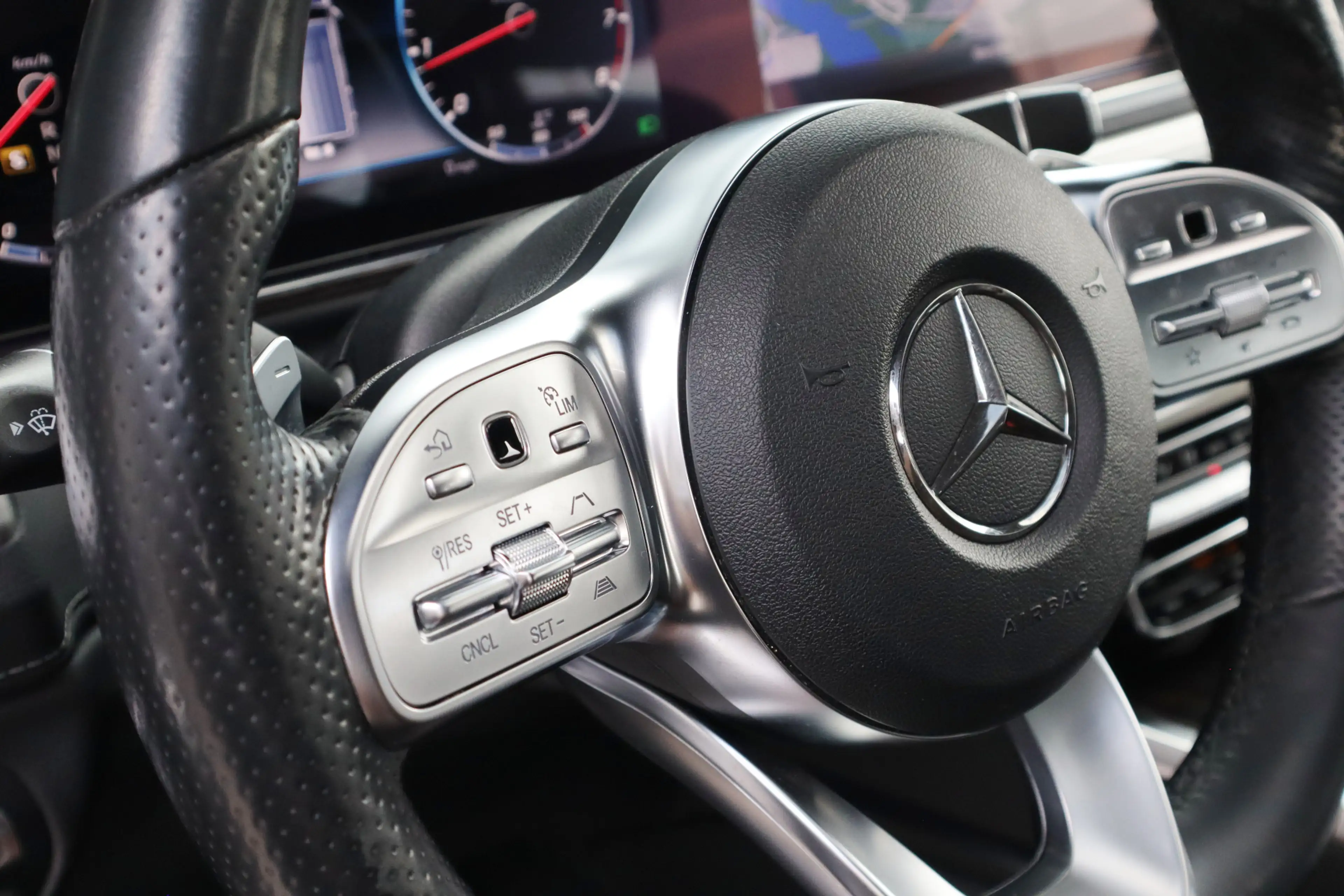 Mercedes-Benz G 500 | AMG-Line, Massage, Rij-assistentie pakket, Burme — photo 19