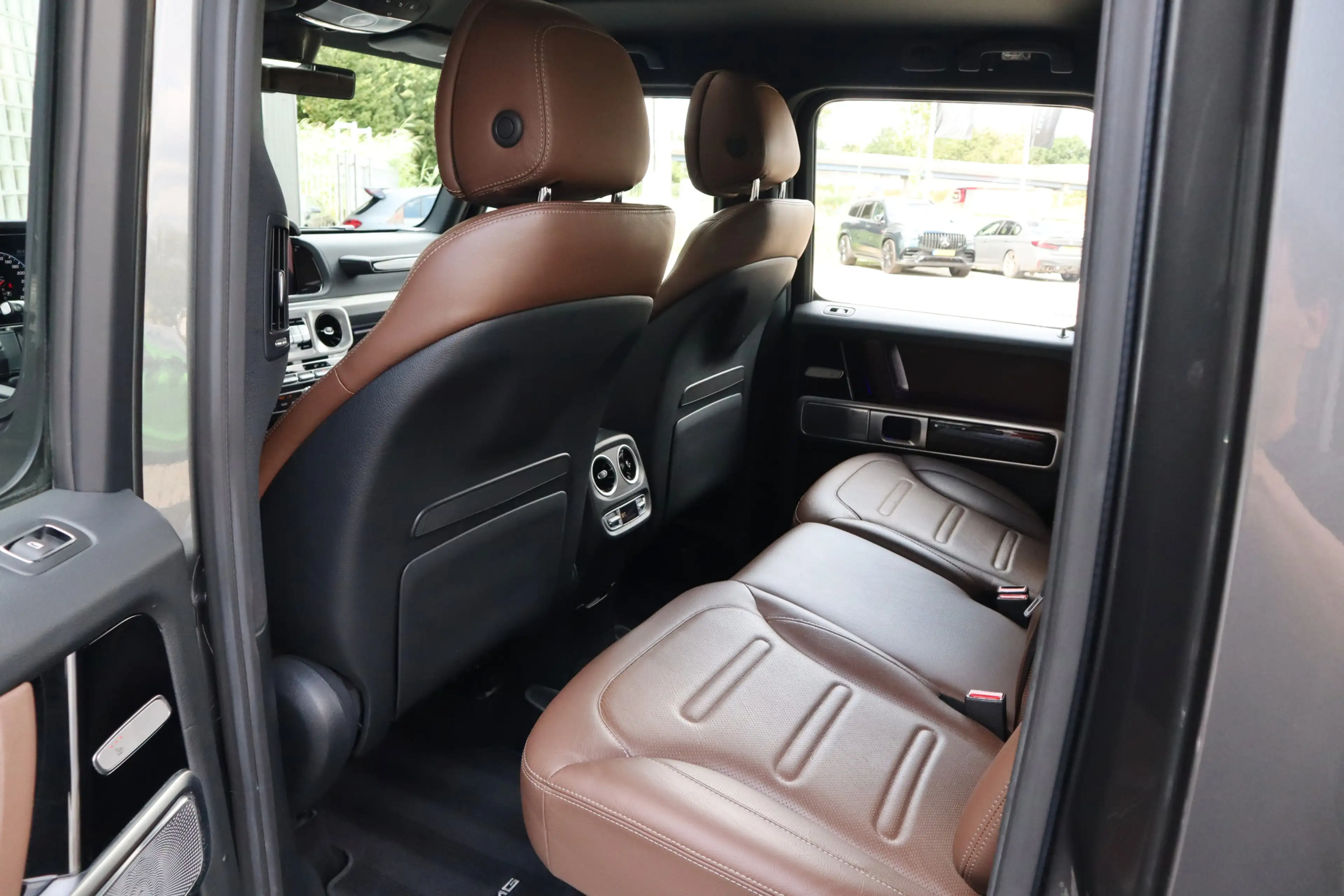 Mercedes-Benz G 500 | AMG-Line, Massage, Rij-assistentie pakket, Burme — photo 16