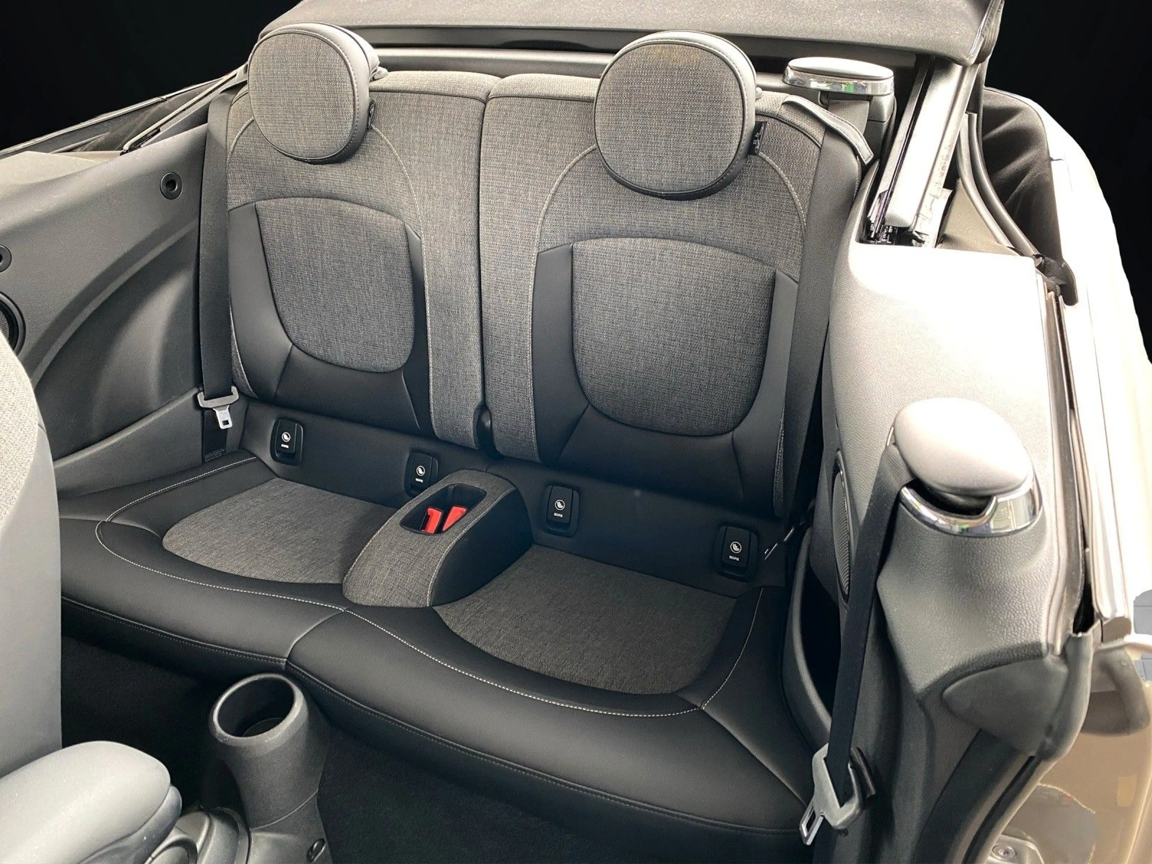 MINI One Cabrio 1,5 CHILI  TEILLEDER-LED-PDC-SITZHEIZ — photo 14