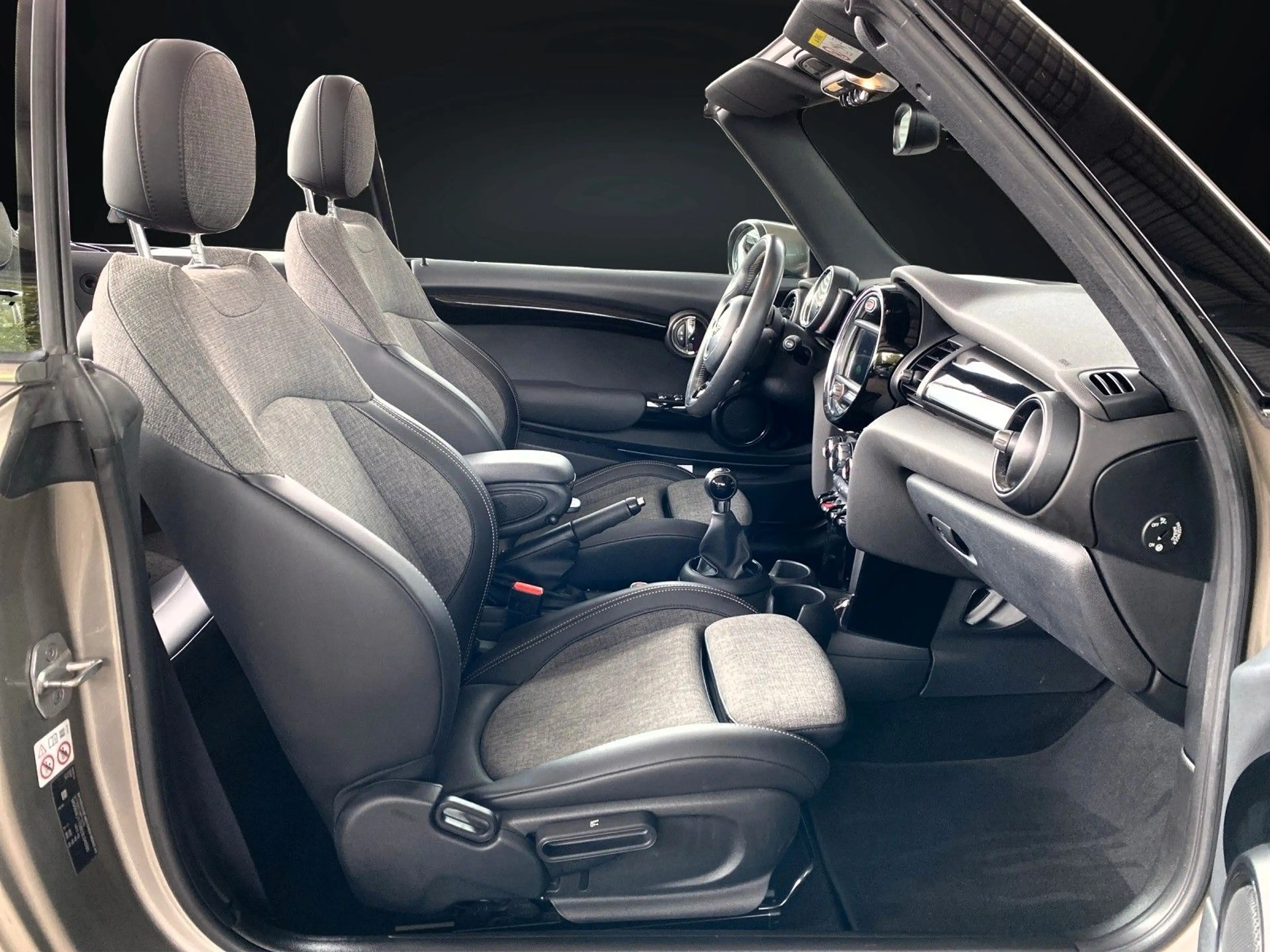 MINI One Cabrio 1,5 CHILI  TEILLEDER-LED-PDC-SITZHEIZ — photo 13