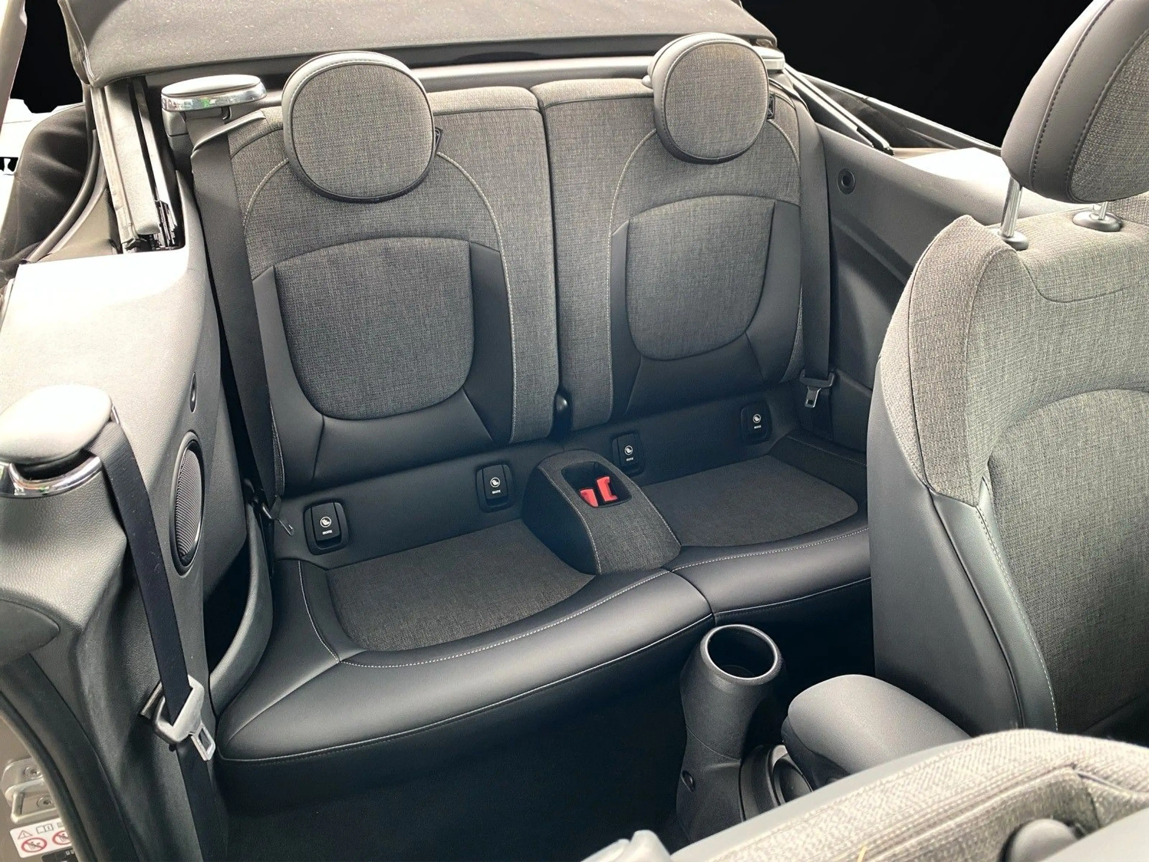 MINI One Cabrio 1,5 CHILI  TEILLEDER-LED-PDC-SITZHEIZ — photo 15