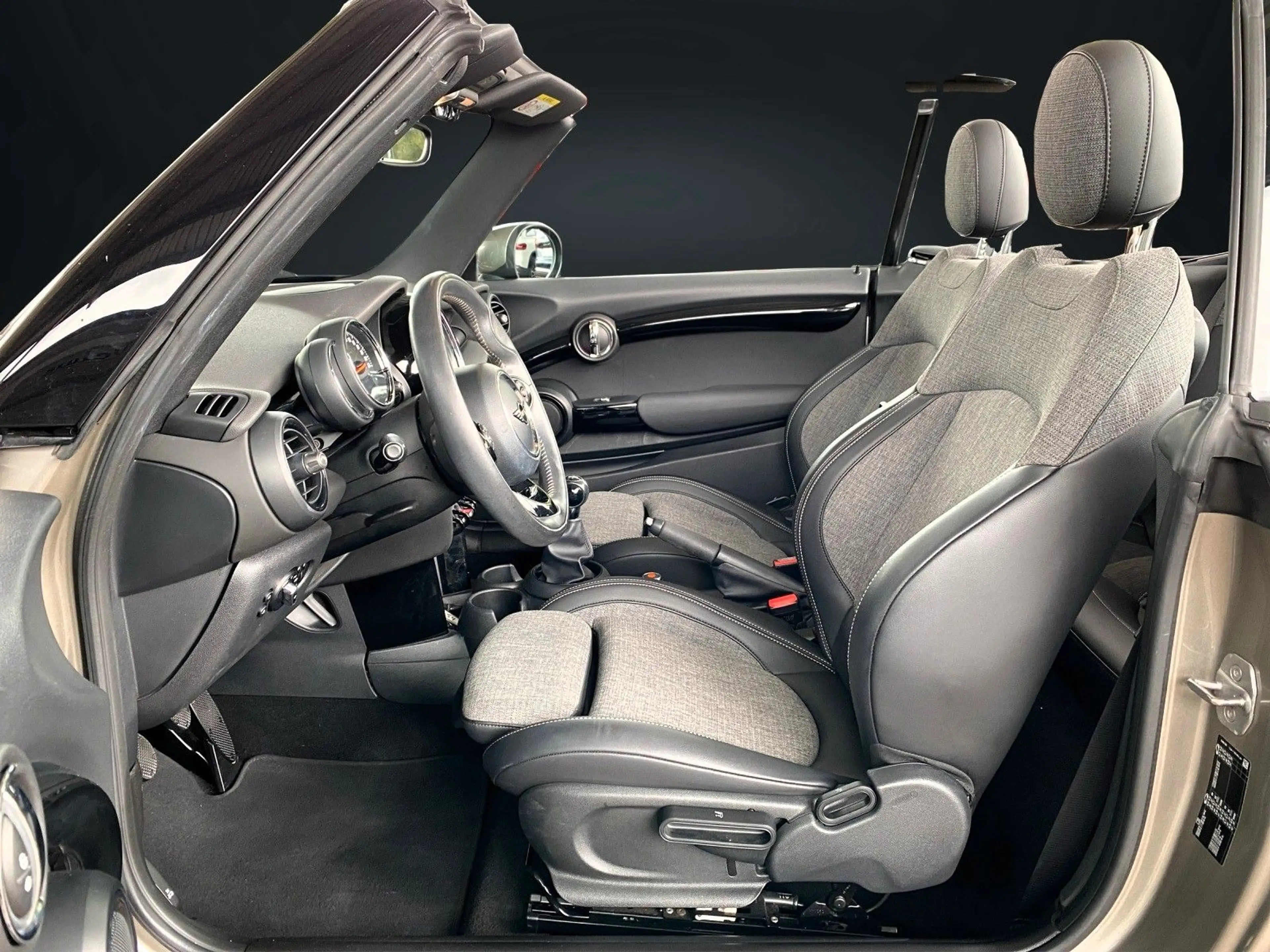 MINI One Cabrio 1,5 CHILI  TEILLEDER-LED-PDC-SITZHEIZ — photo 12