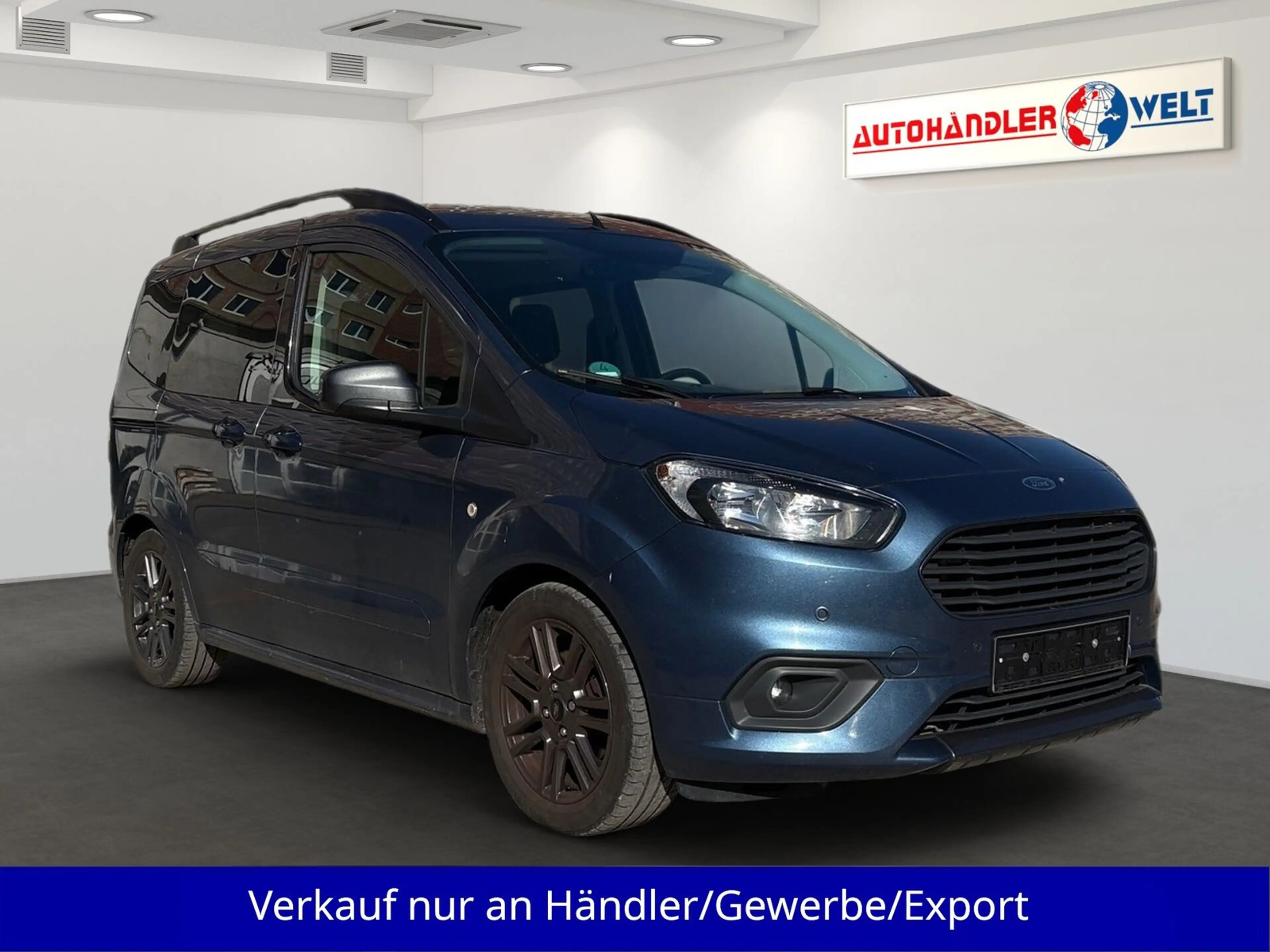 Ford Tourneo Courier 1.0 EB AAC Navi T-Leder PDC AHK — photo 3