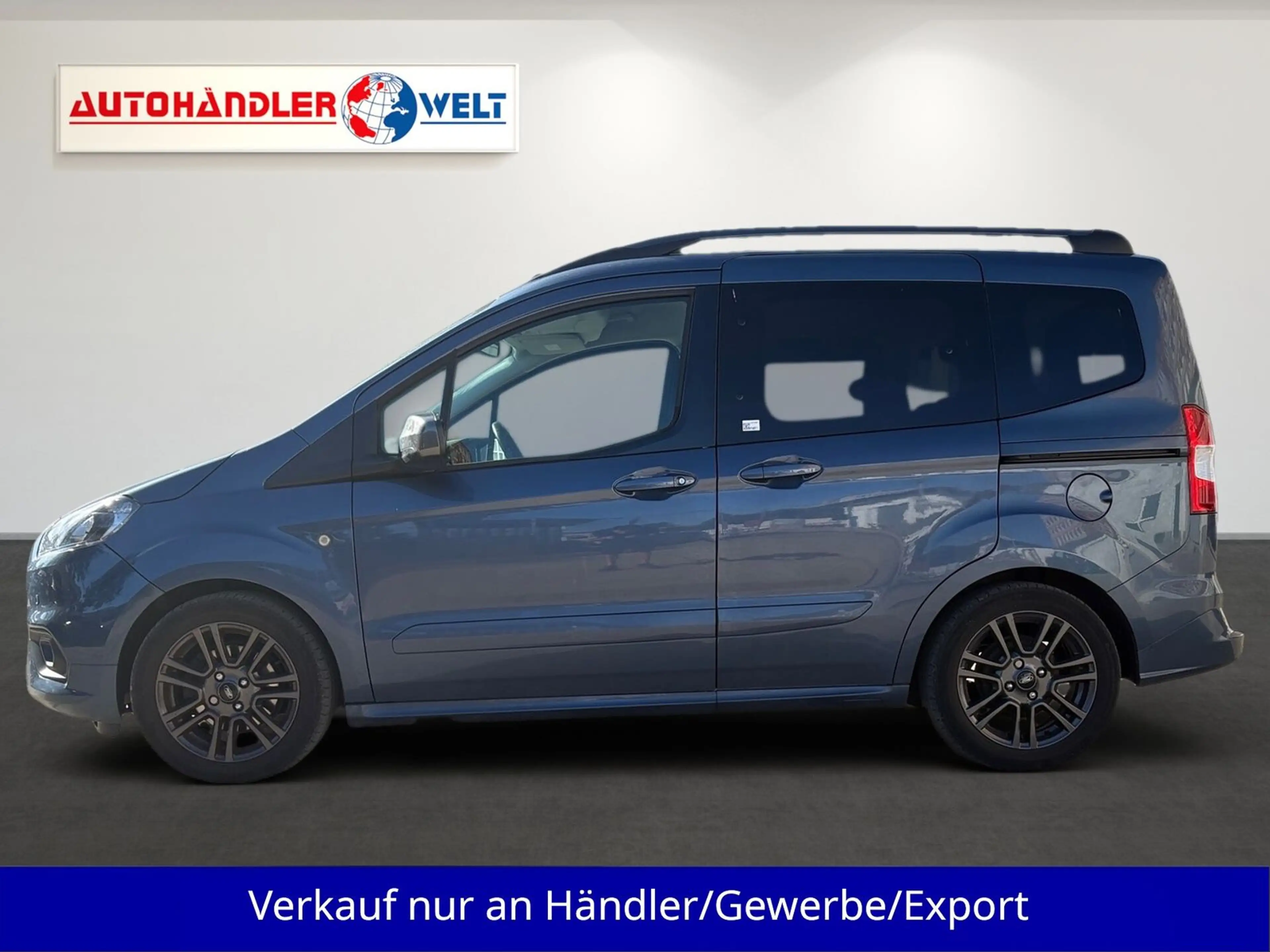 Ford Tourneo Courier 1.0 EB AAC Navi T-Leder PDC AHK — photo 7