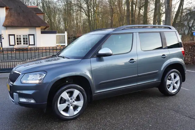 Skoda Yeti Outdoor 1.2 TSI Elegance Automaat Navi Climat Crui