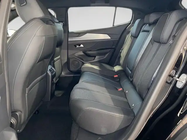 Peugeot 408 view 8