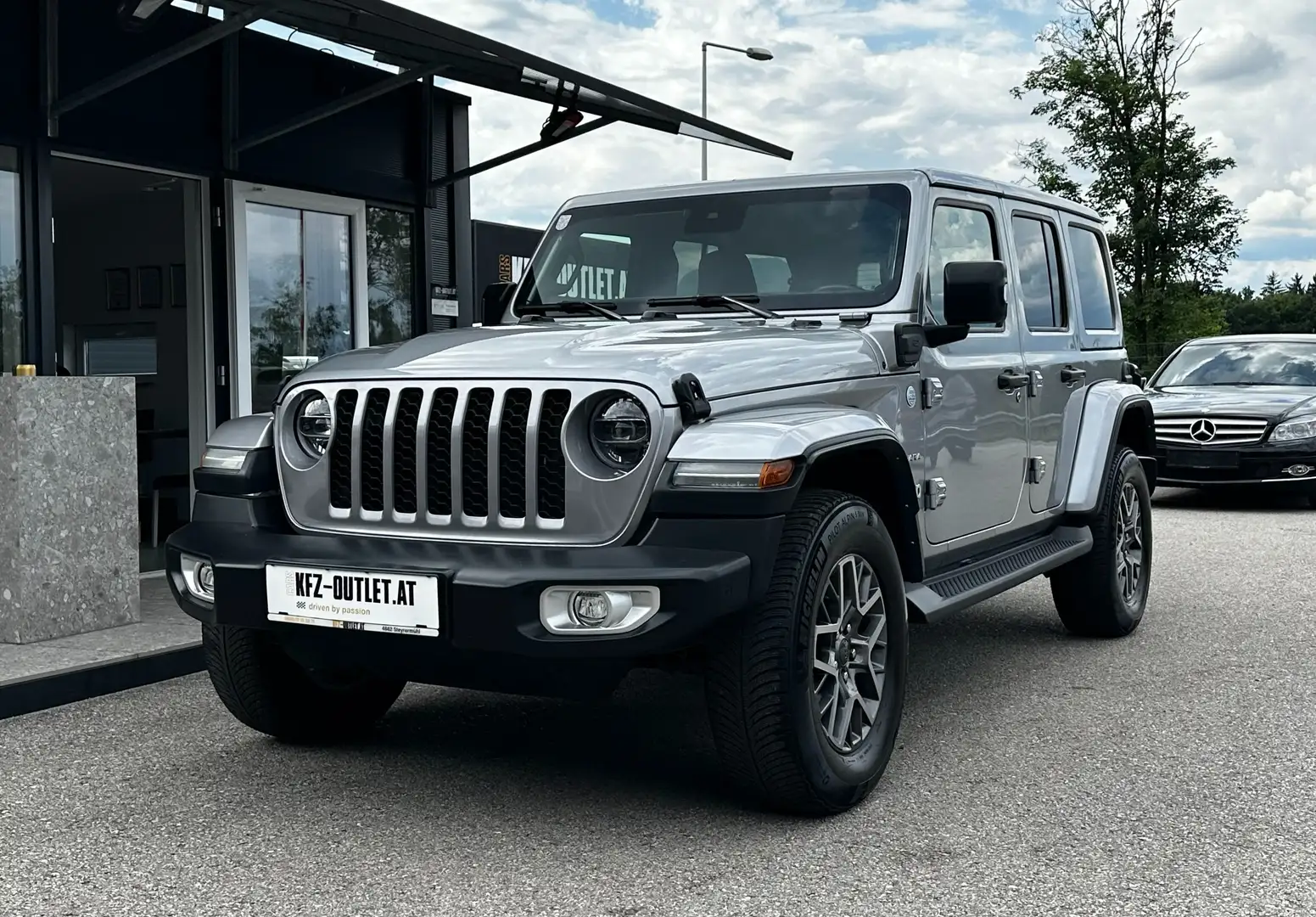 Jeep Wrangler Sahara PHEV 4xe Aut. *1.Besitz* Grau - 1