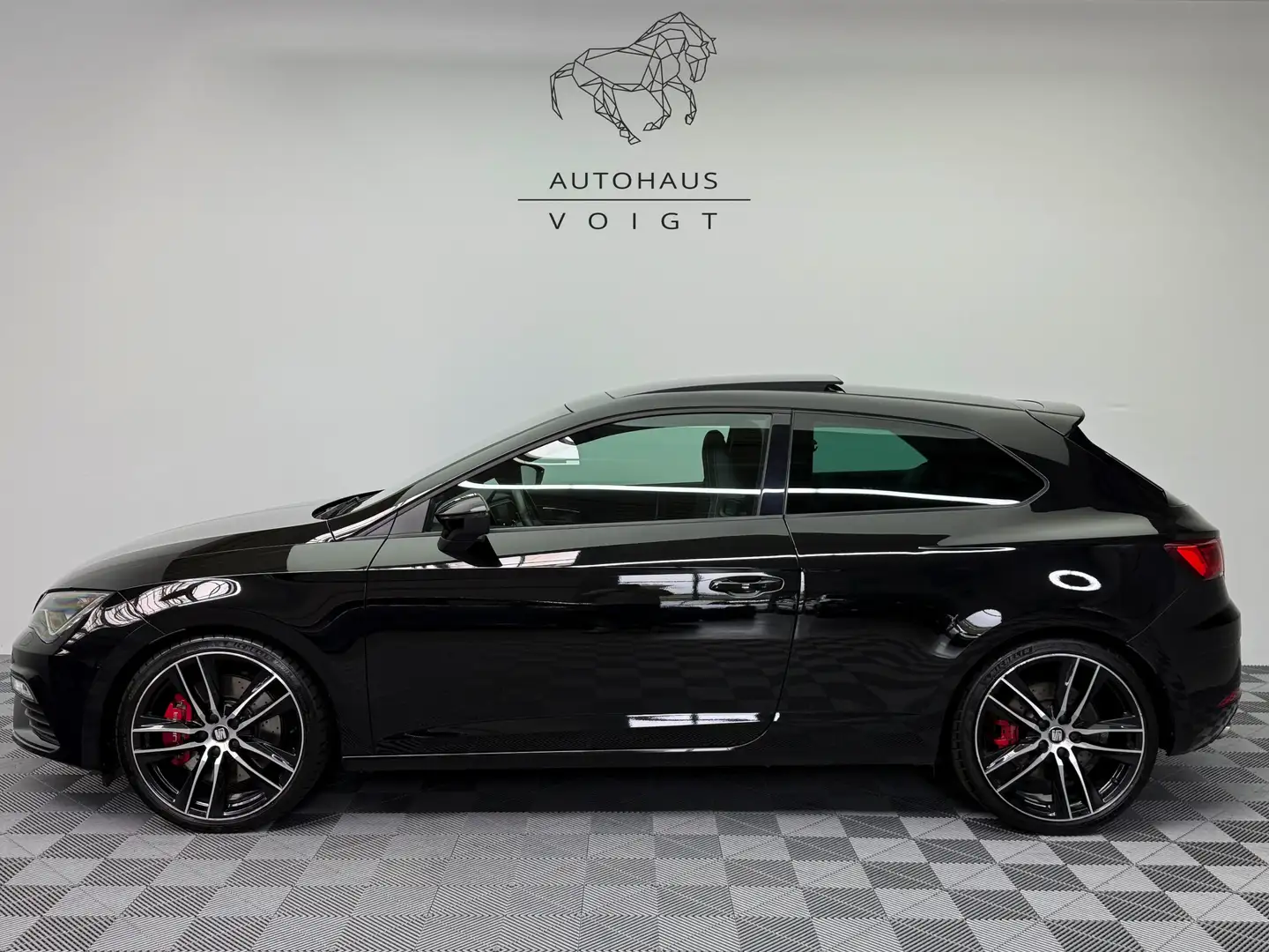 SEAT Leon Cupra 300|LED|Beats|Kam.|Pano|Schale|Leder| Schwarz - 1