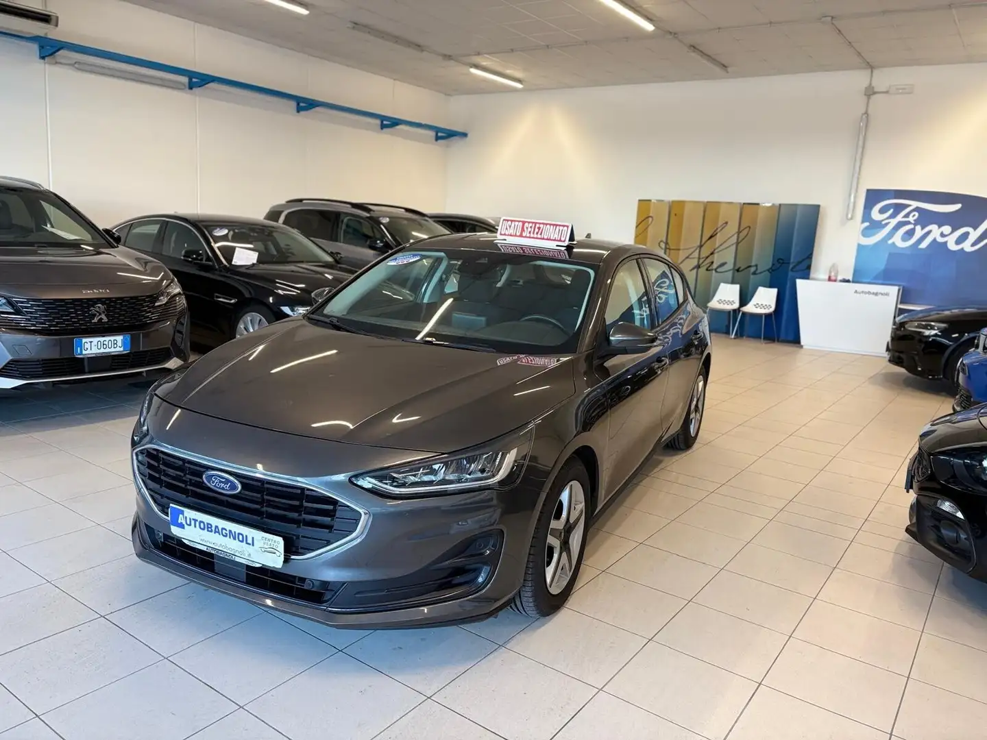 Ford Focus BUSINESS 1.5 EcoBlue automatico UNICO PR. Gris - 1