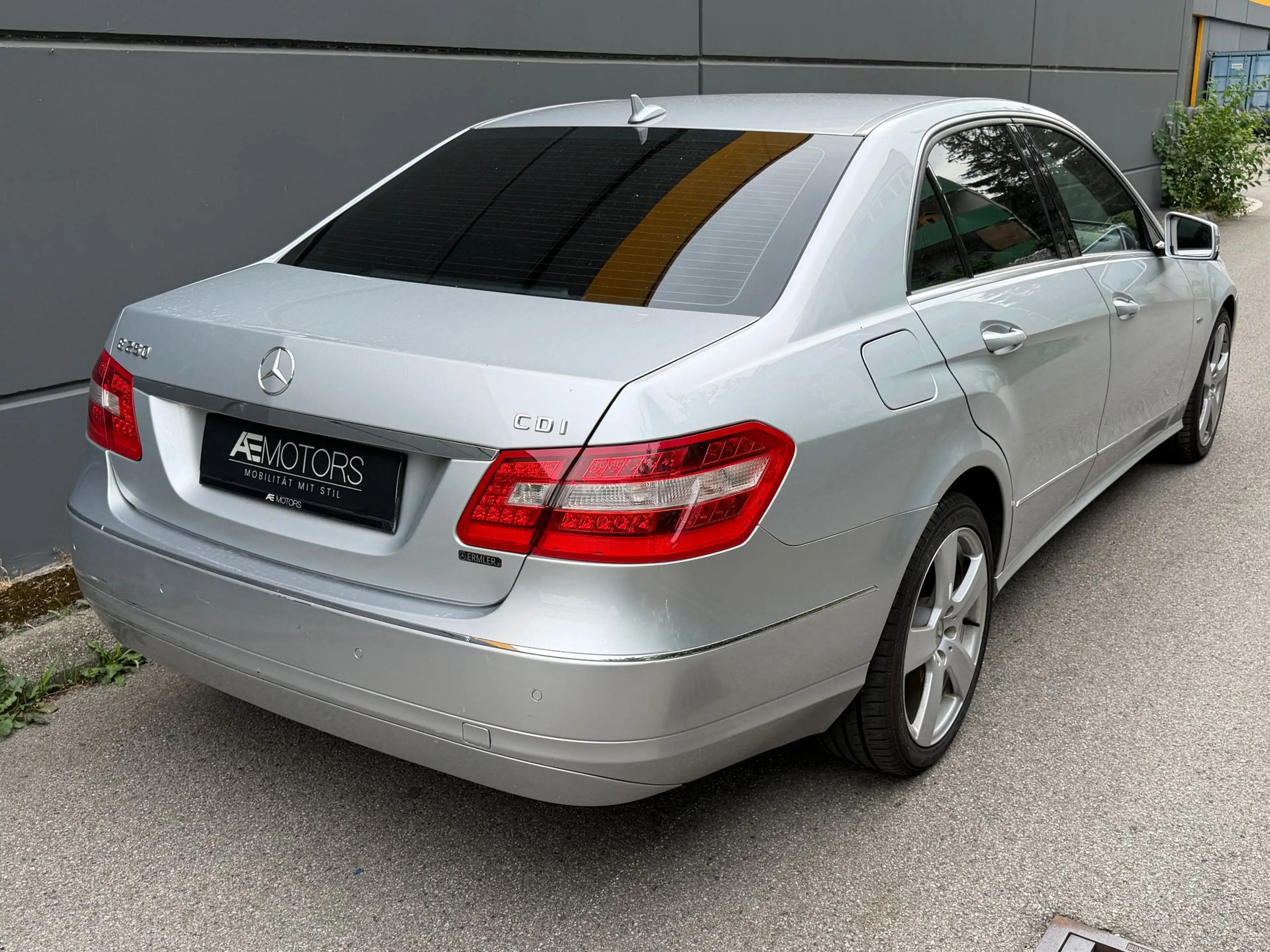 Mercedes-Benz E 250 *Elegance*XEON*TEMPOMAT*KLIMA*KREDIT* — photo 8