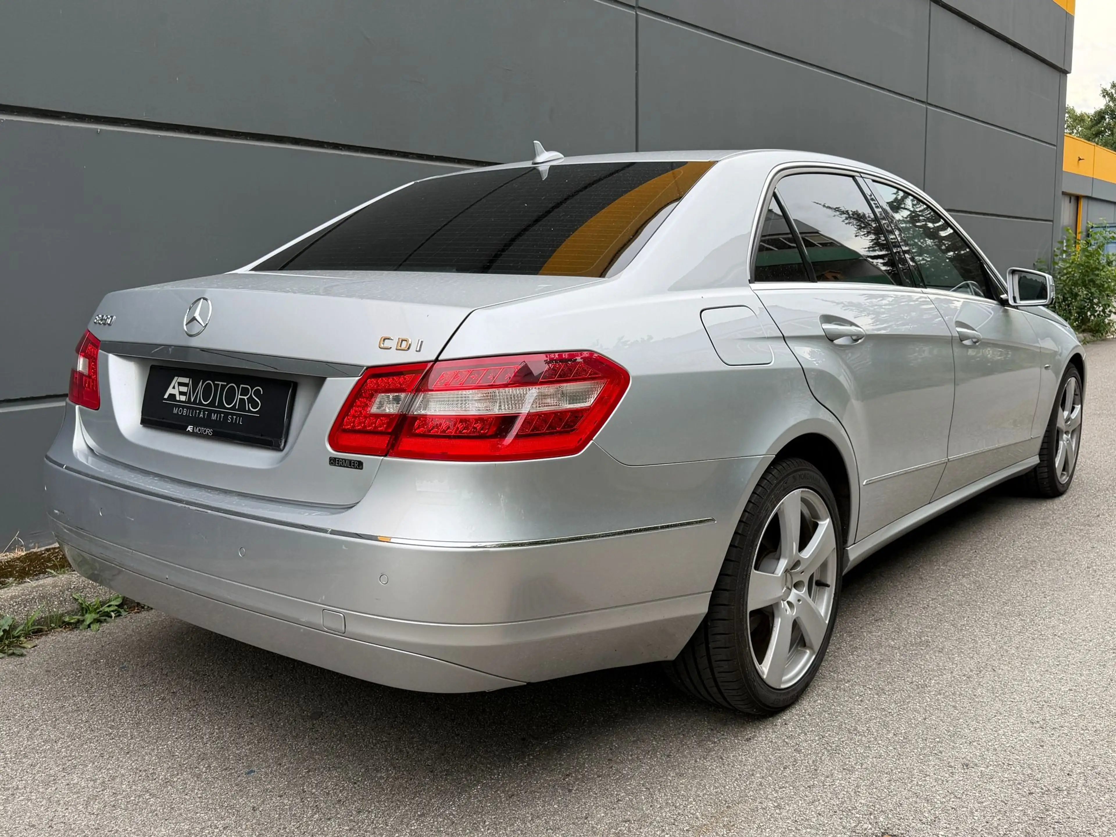 Mercedes-Benz E 250 *Elegance*XEON*TEMPOMAT*KLIMA*KREDIT* — photo 7