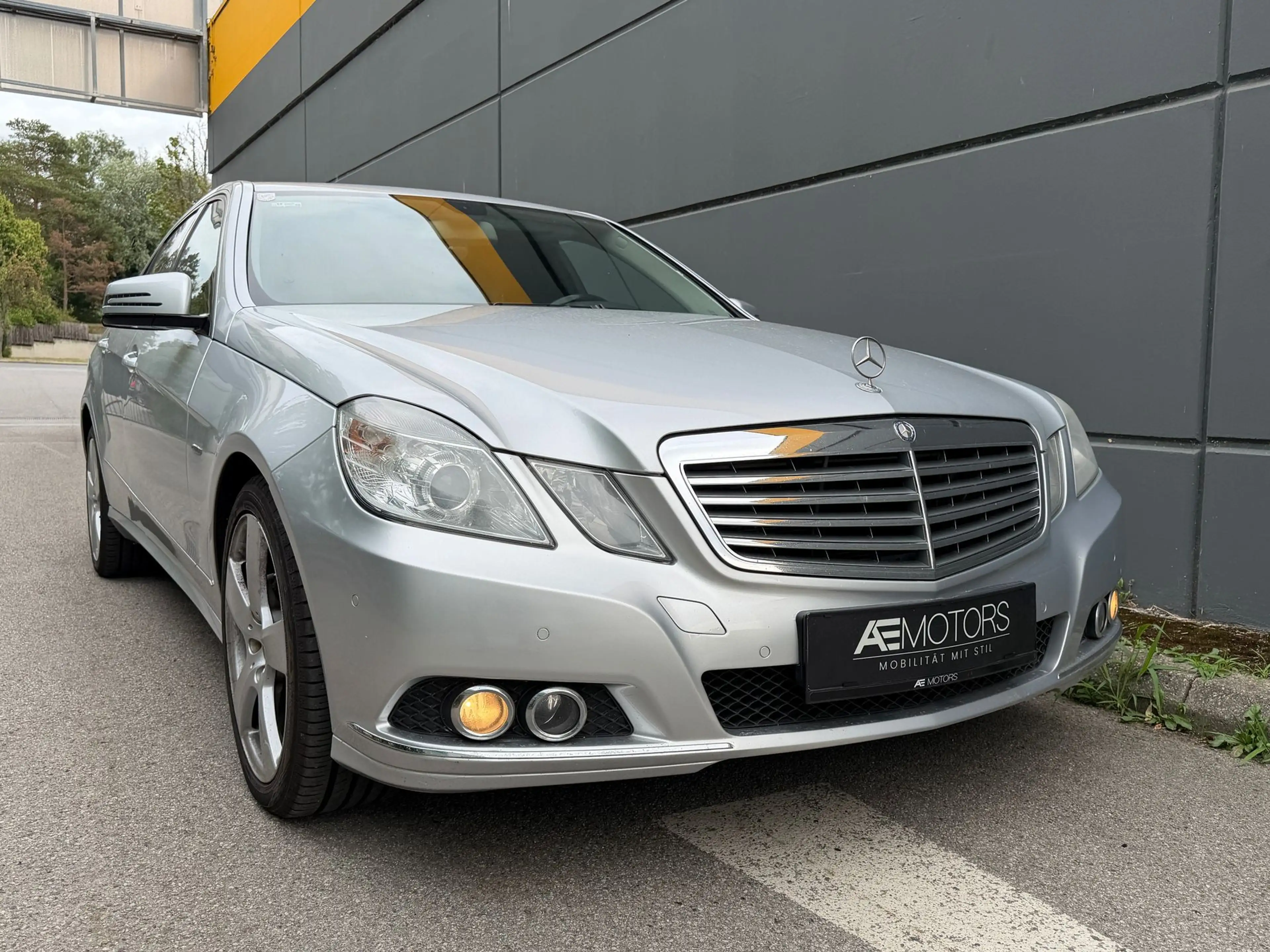 Mercedes-Benz E 250 *Elegance*XEON*TEMPOMAT*KLIMA*KREDIT*